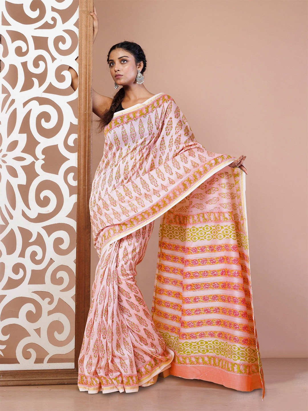

Unnati Silks Ethnic Motifs Printed Handloom Chanderi Saree, Pink