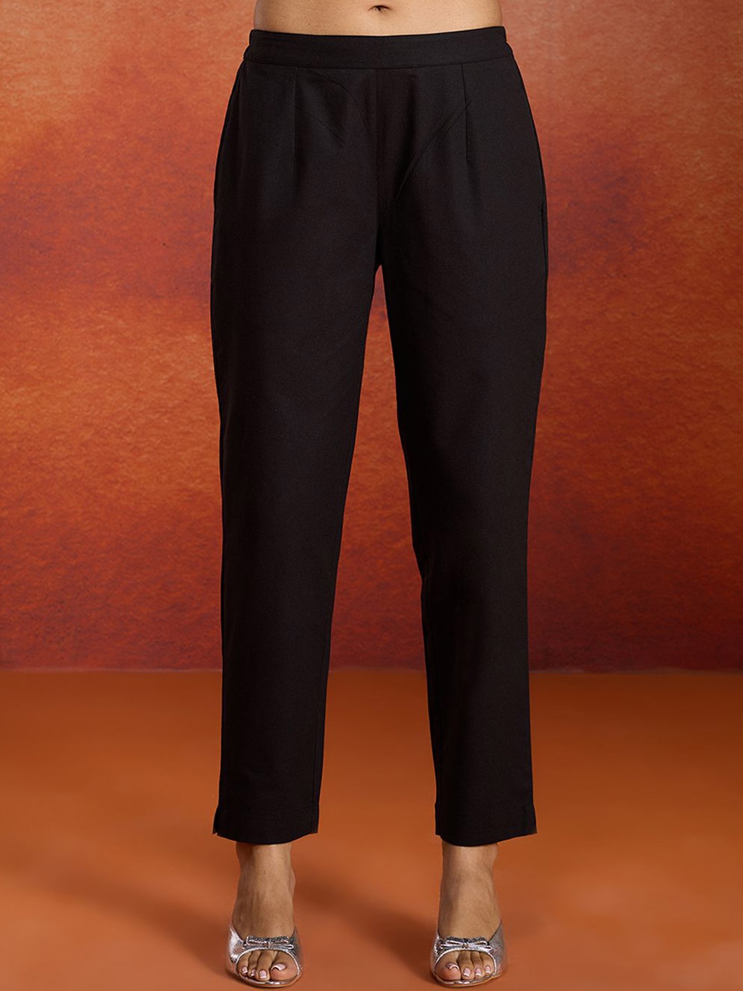 

Likha Women Solid Straight Fit Regular Trousers, Black