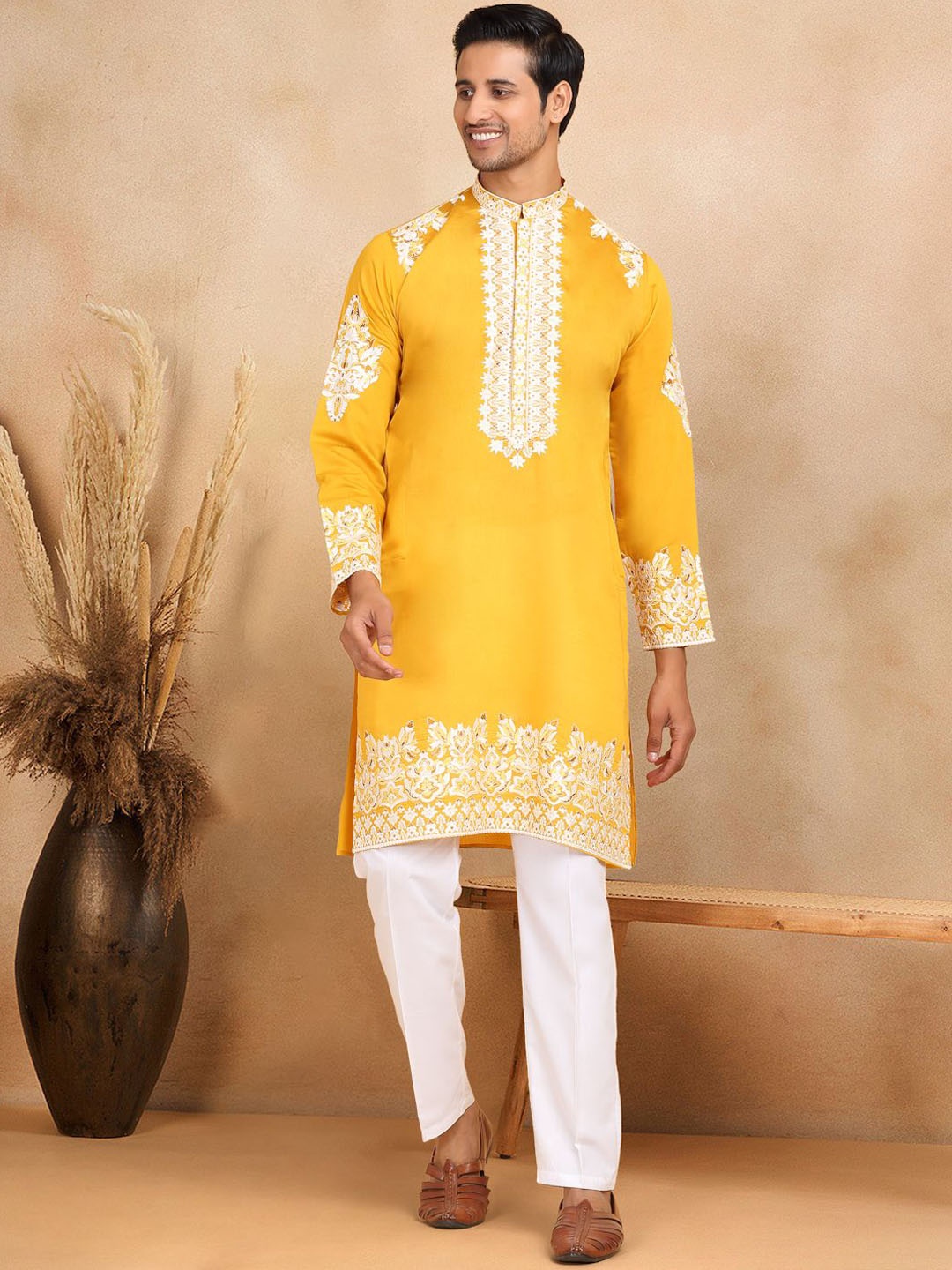 

KRAFT INDIA LUXE Men Ethnic Motifs Yoke Design Thread Work Grandeur & Majestic Artwork Kurta, Yellow