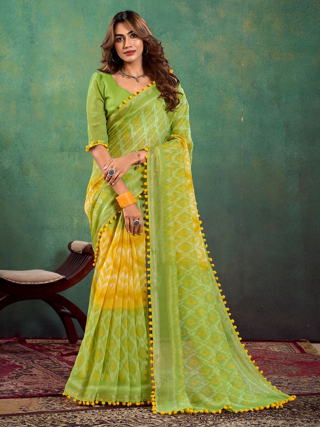 

Mitera Ethnic Motifs Printed Celebrity Saree, Green
