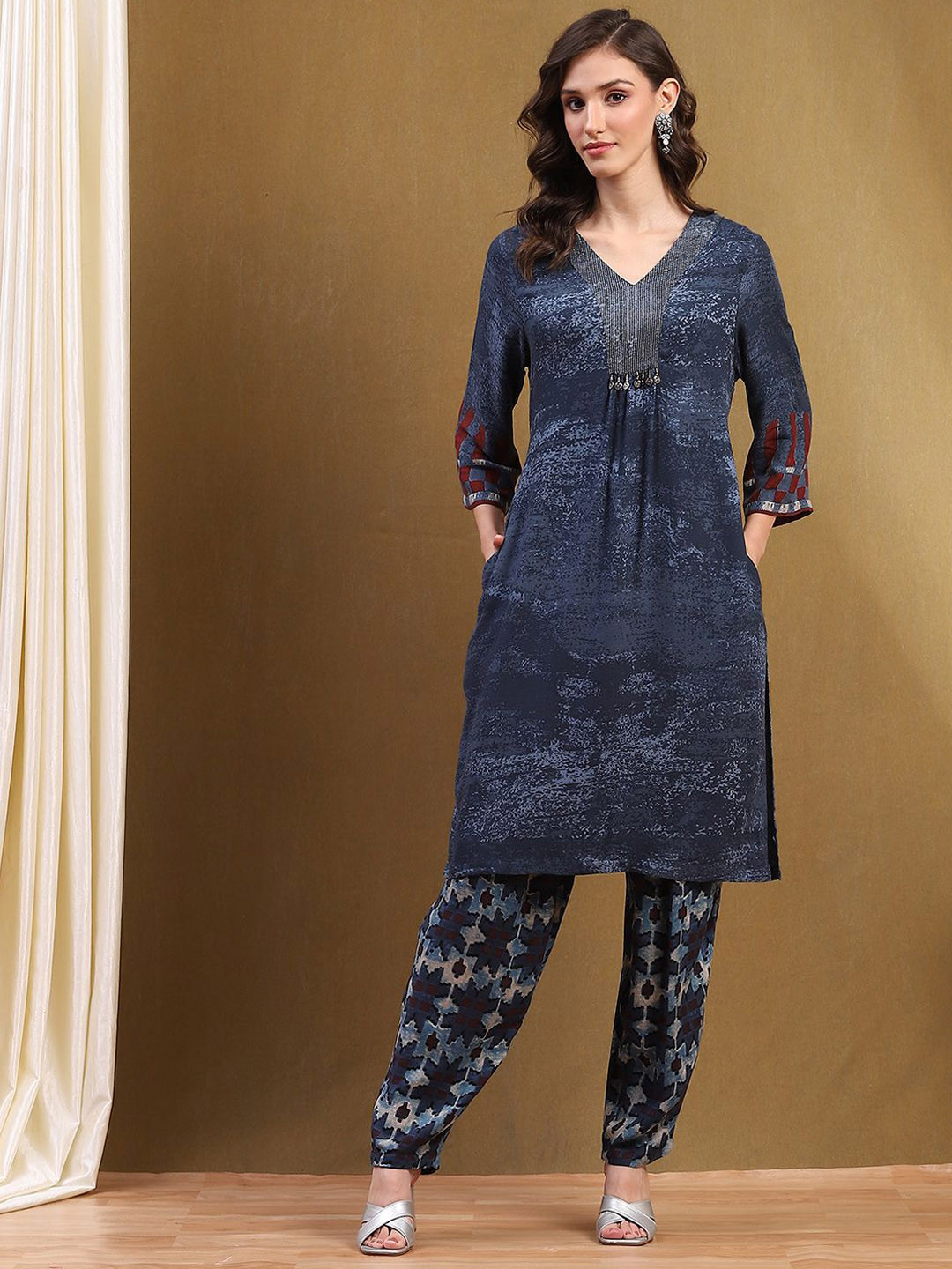 

Biba Women Abstract Printed Kurta with Palazzos, Blue