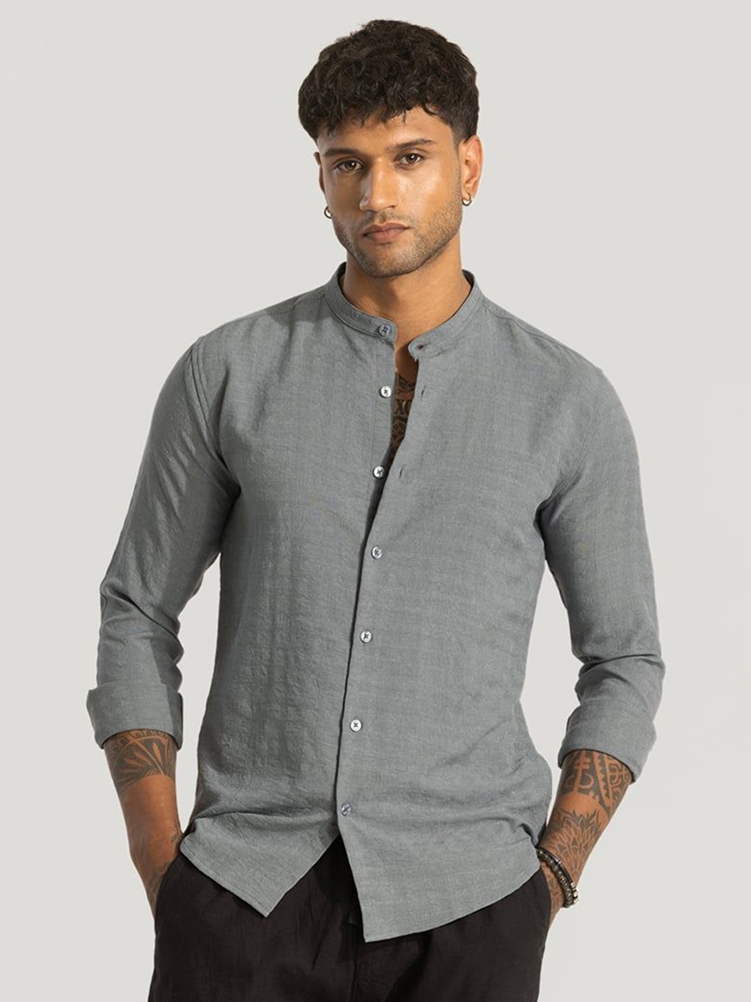 

Snitch Men Smart Band Collar Solid Slim Fit Casual Shirt, Grey