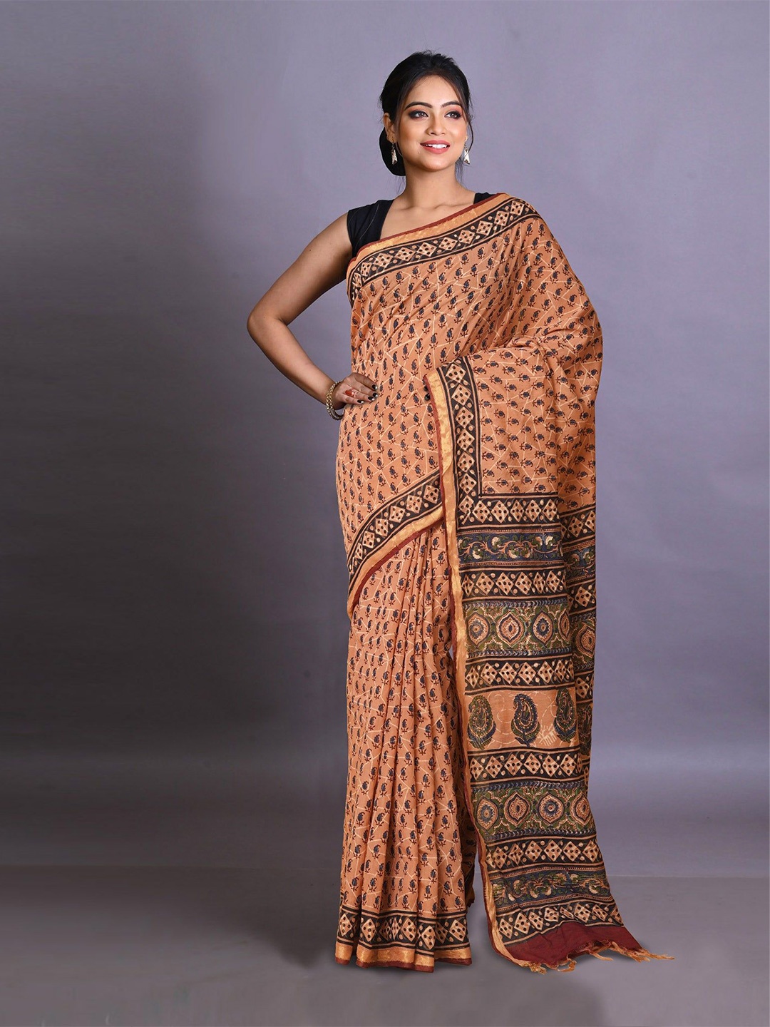 

Unnati Silks Floral Zari Handloom Bagru Saree, Brown