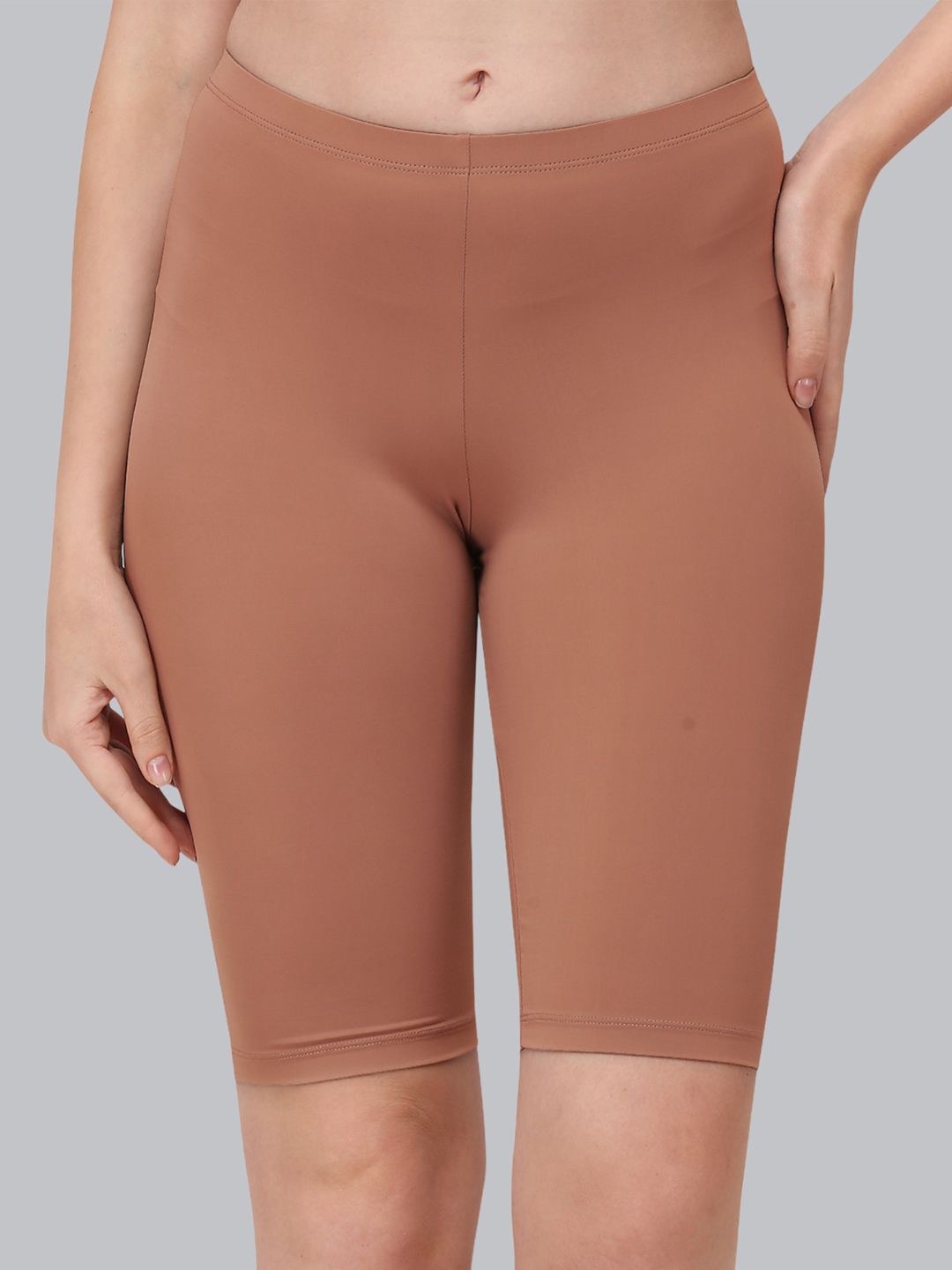 

Soie Women Mid Rise Cycling Sports Shorts, Brown