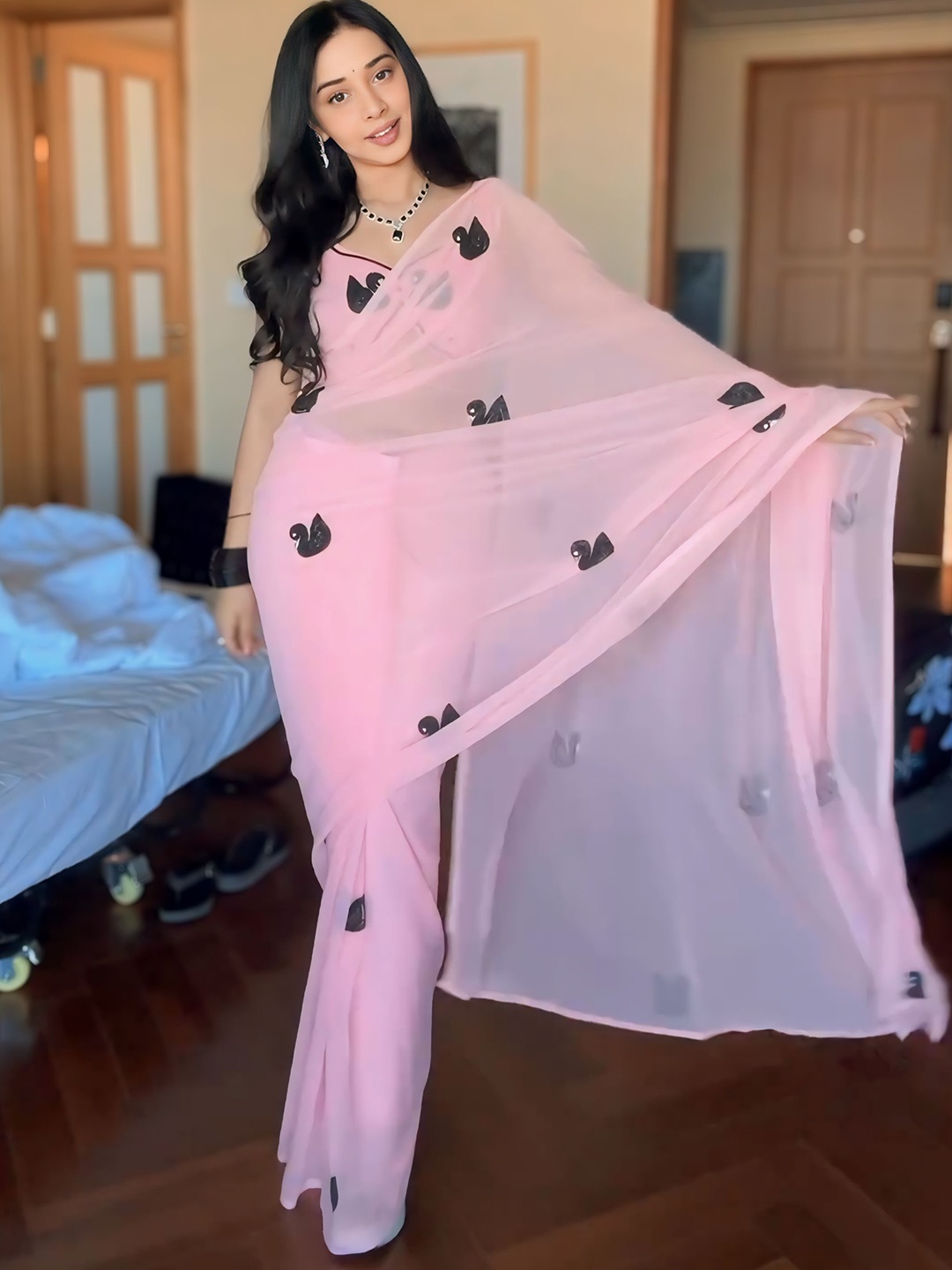

TIEXA Women Floral Pure Georgette Ready to Wear Saree, Pink