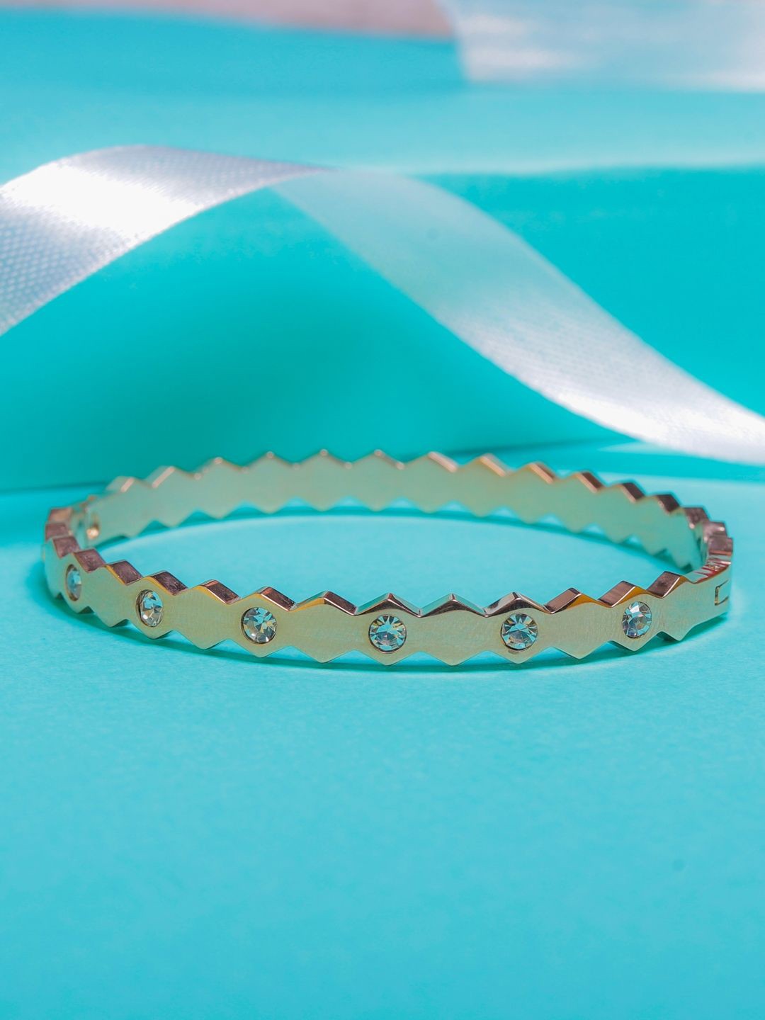 

KPOP Rose Gold-Plated Stone Studded Bangle-Style Bracelet