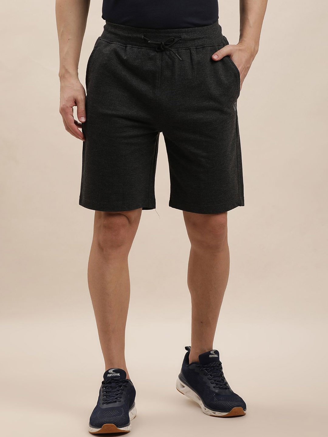 

Turtle Men Solid Mid-Rise Cotton Shorts, Charcoal