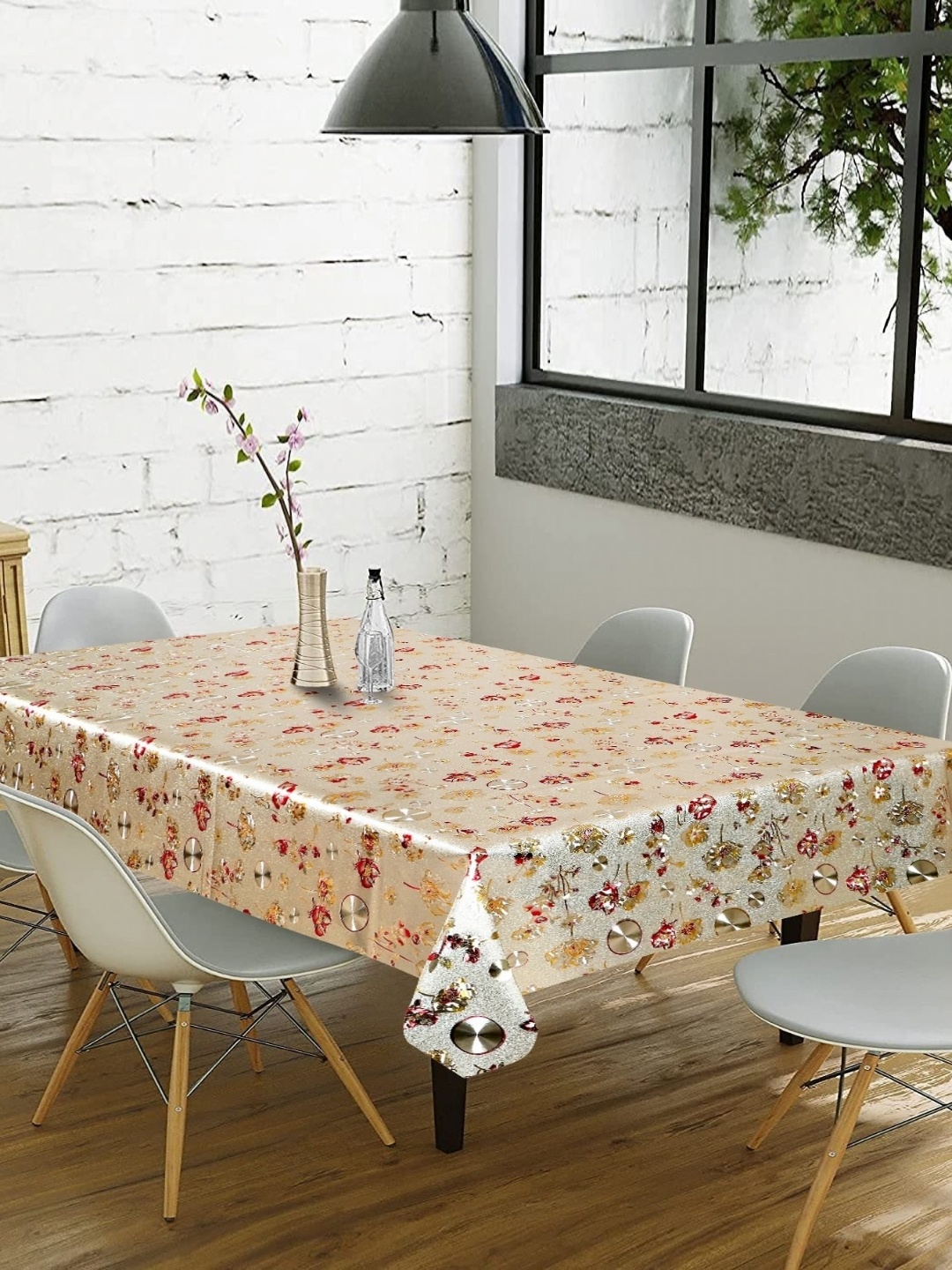 

LooMantha Gold-Toned Floral Waterproof 6-Seater Table Cover