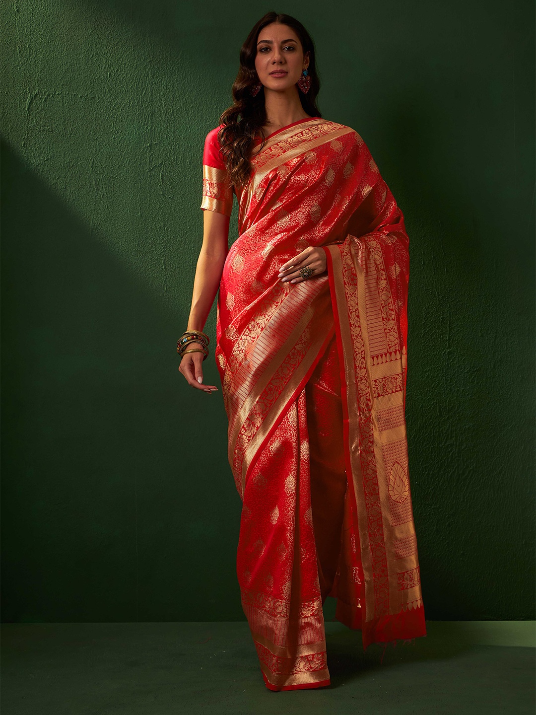 

DIVASTRI Woven Design Banarasi Saree, Red