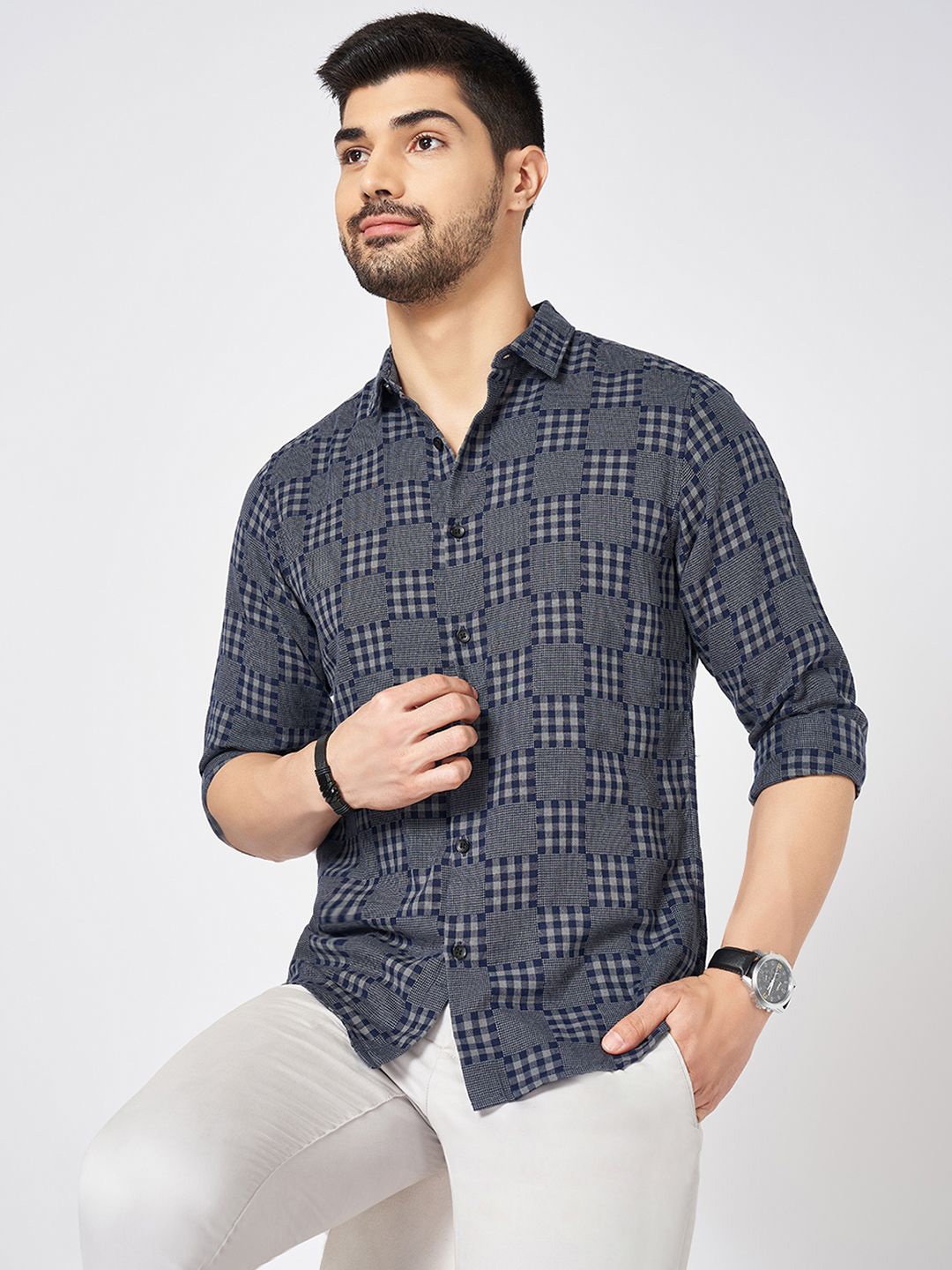 

BYFORD by Pantaloons Men Spread Collar Checked Cotton Slim Fit Casual Shirt, Navy blue