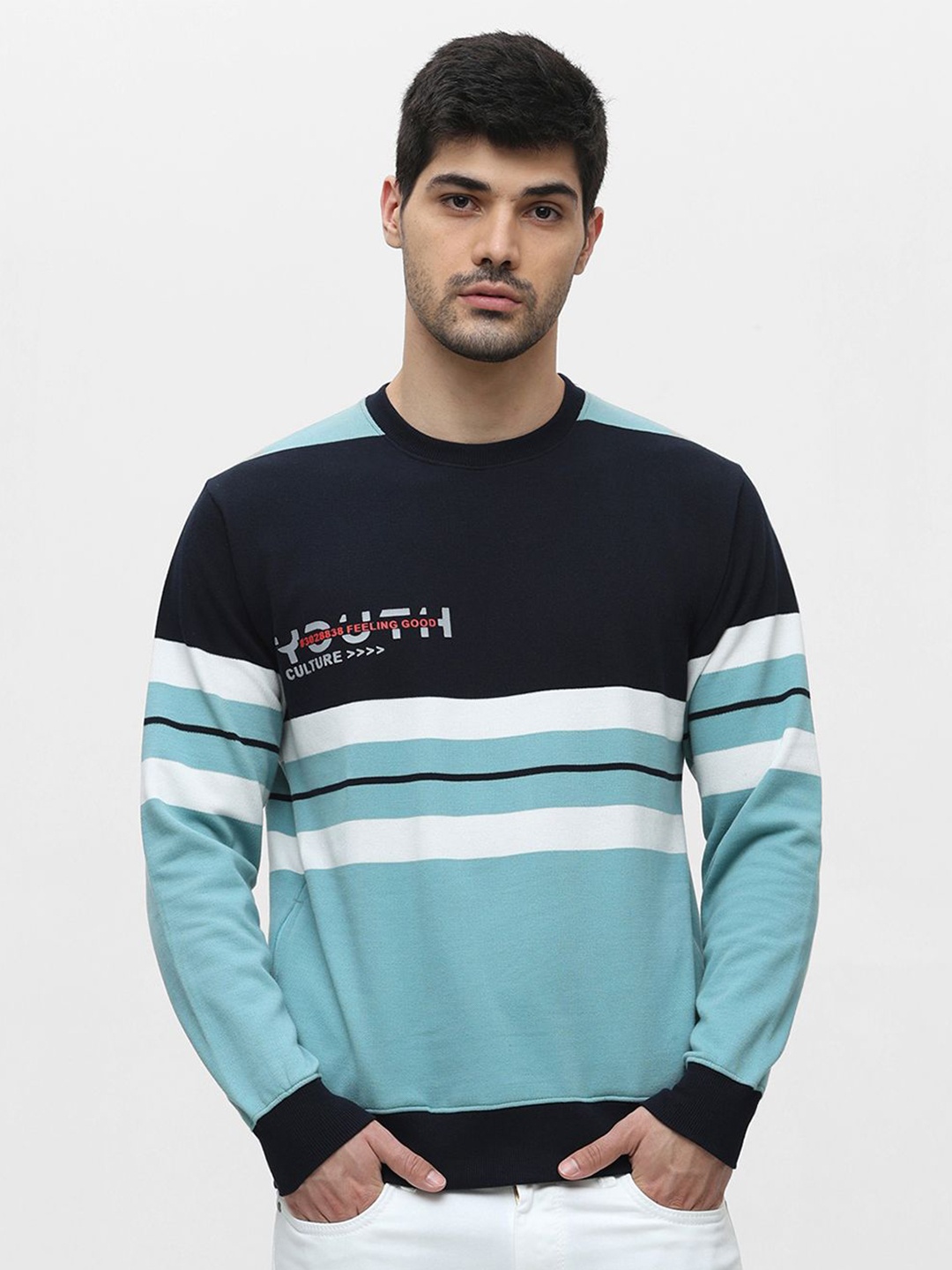 

Klub Fox Men Colourblocked Round Neck Pullover Fleece Sweatshirt, Turquoise blue