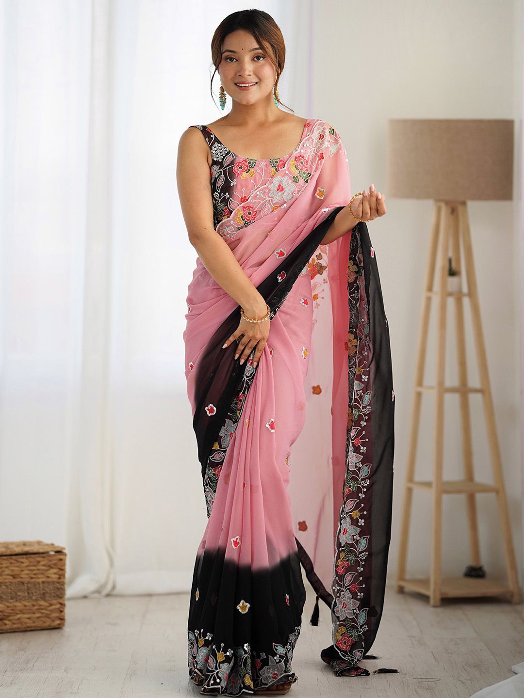 

Anouk Floral Embroidered Saree, Pink