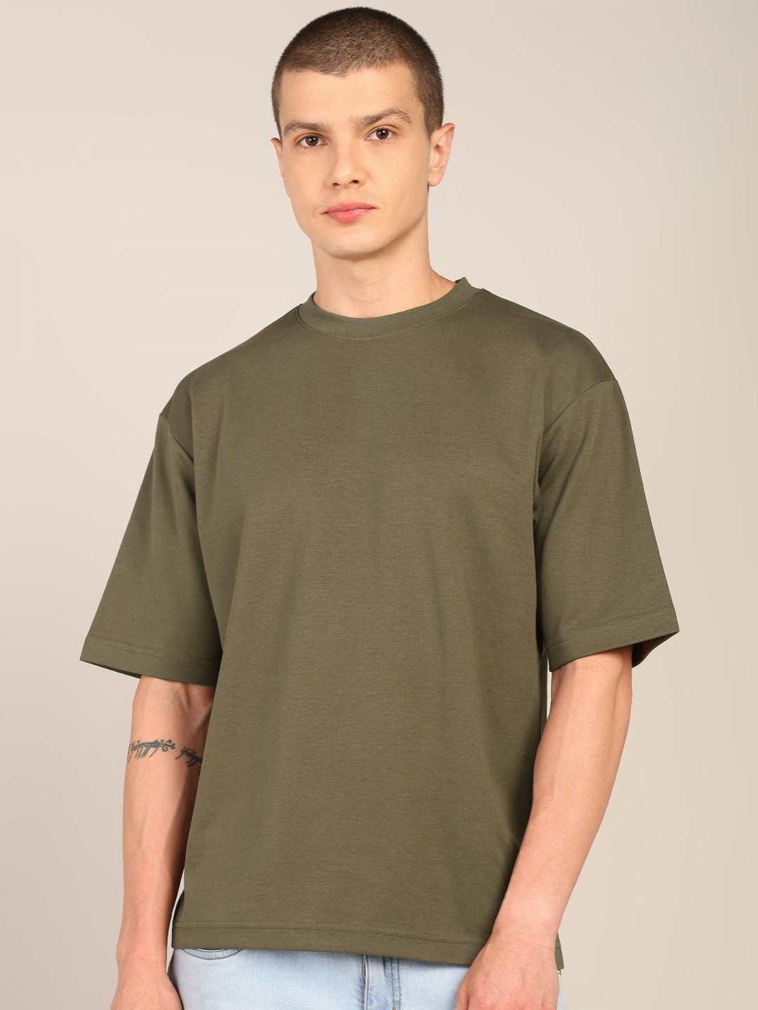 

Alan Jones Men Solid Round Neck Cotton Oversized T-shirt, Olive