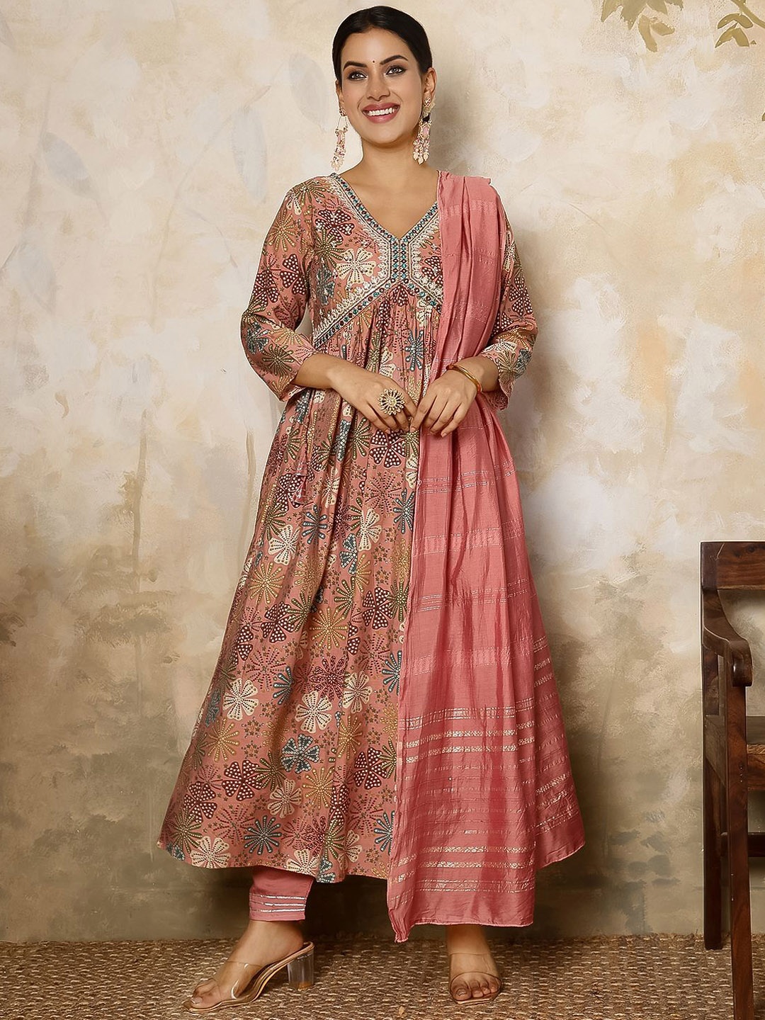 

GULMOHAR JAIPUR Women Printed Regular Kurta with Trousers & With Dupatta, Pink