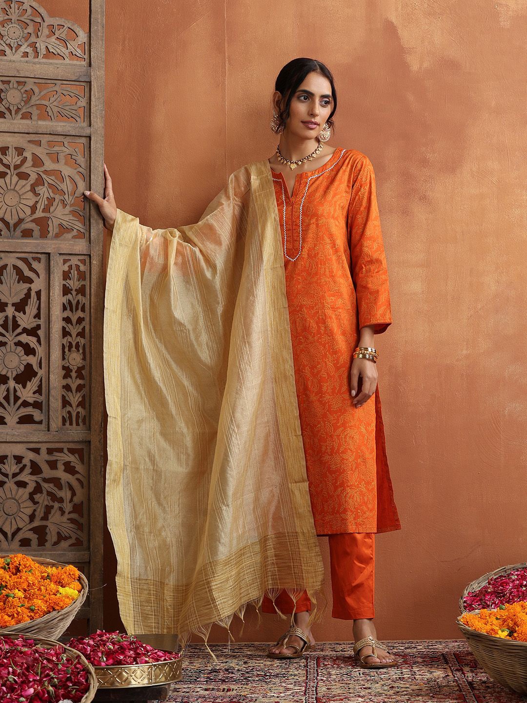 

House of Chikankari HOC Crafts Hand Embroidered Printed Kurta Set, Orange