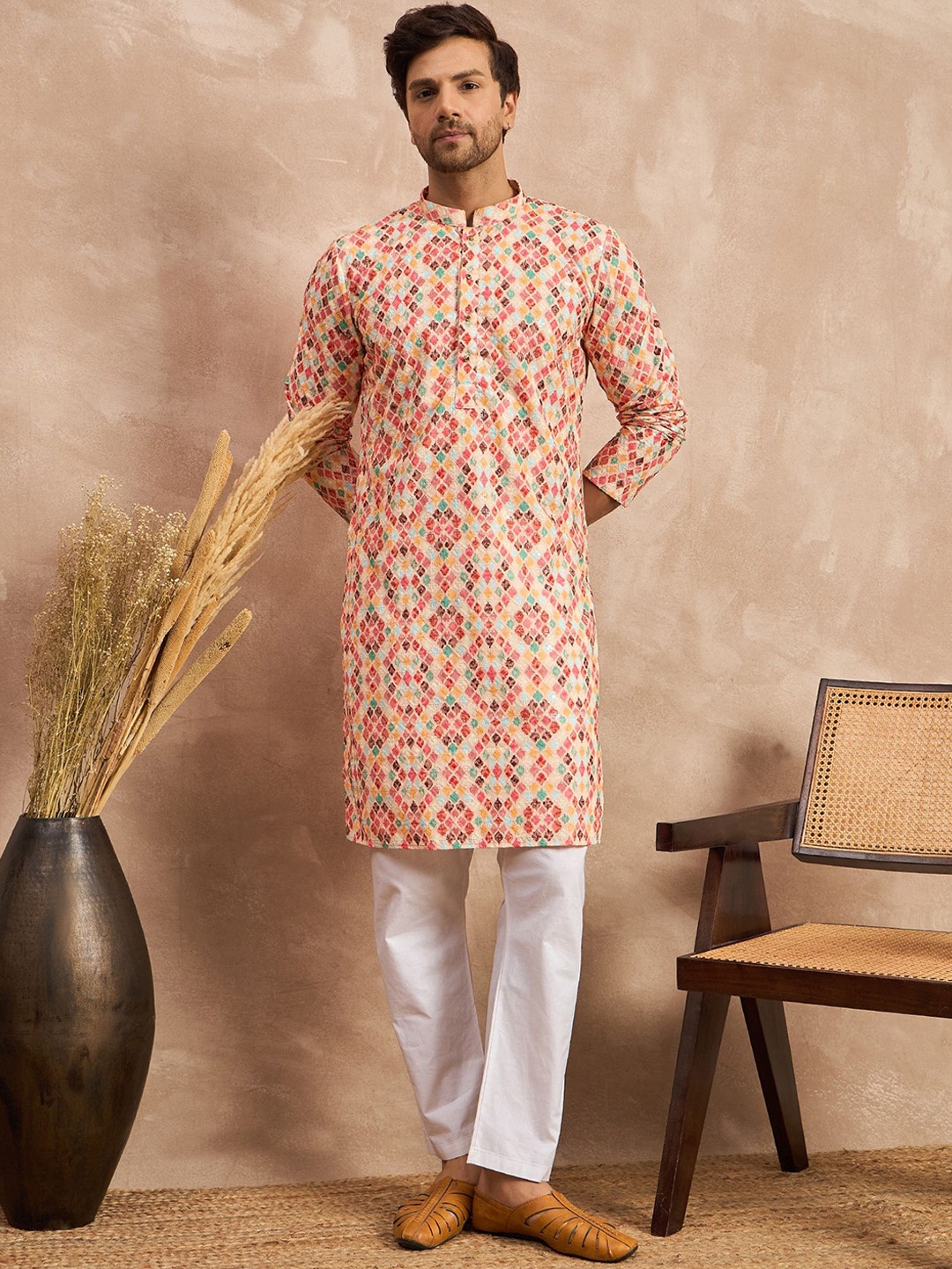 

House of Pataudi Embroidered Mandarin Collar Kurta, Red