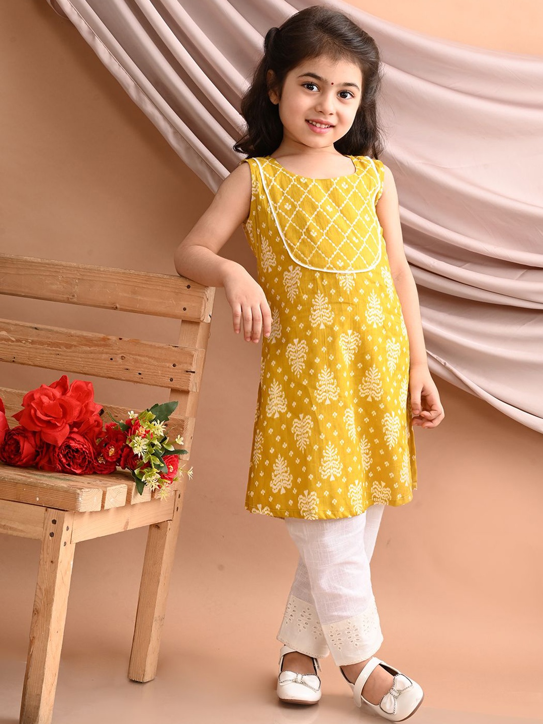 

Here&Now X Kinder Kids Girls Floral Printed Pure Cotton Kurti with Trouser, Yellow