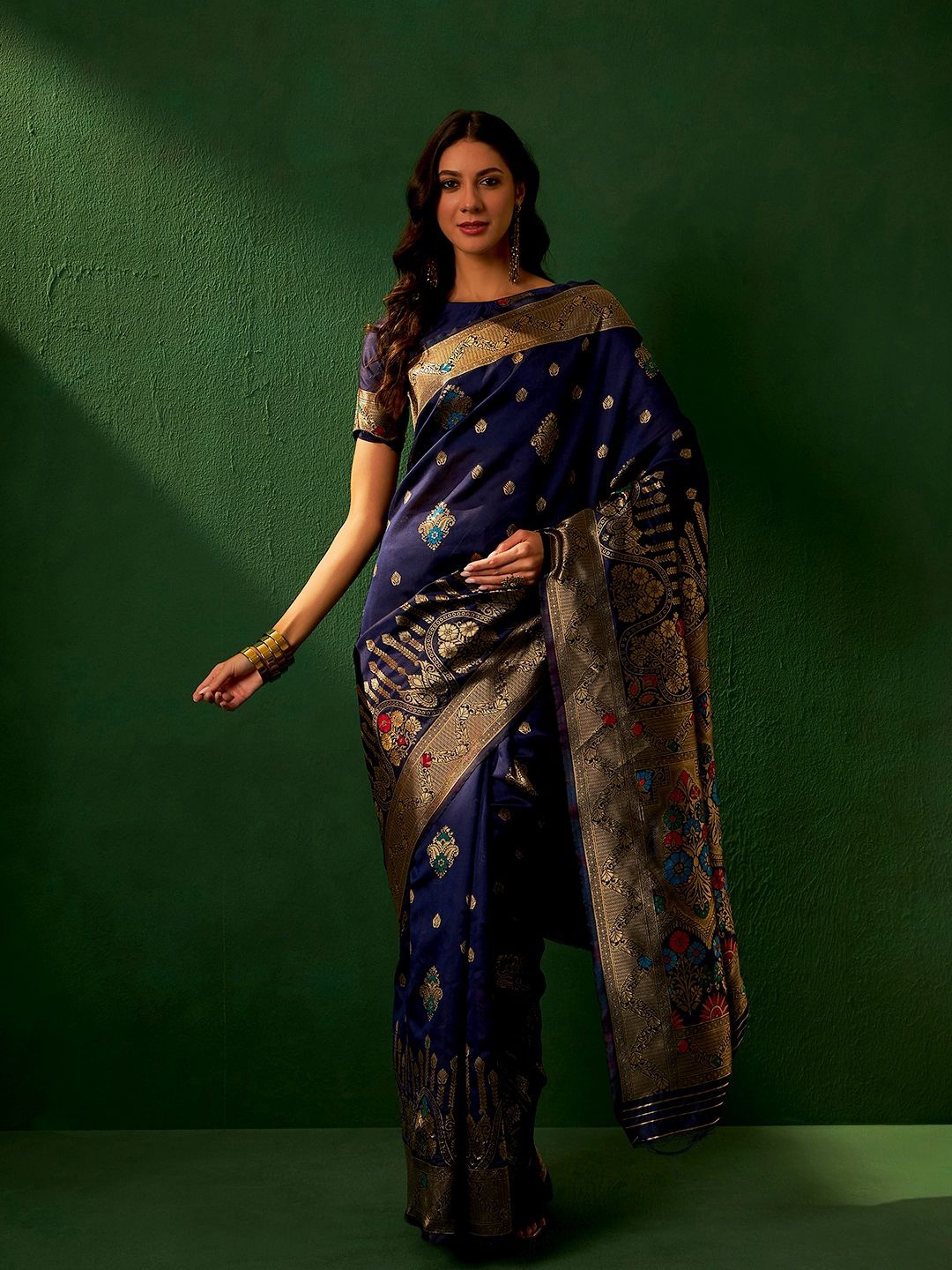 

DIVASTRI Woven Design Zari Designer Banarasi Saree, Navy blue