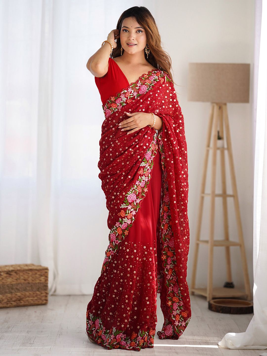 

Anouk Floral Embellished Embroidered Saree, Red