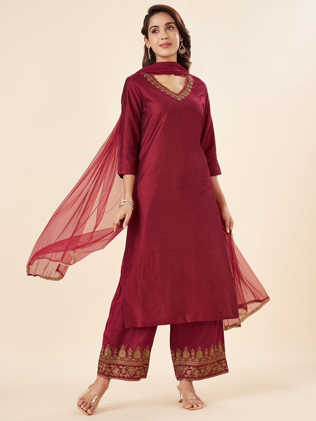 

RANGMANCH BY PANTALOONS Women Embroidered Floral Kurta with Trousers Dupatta, Maroon