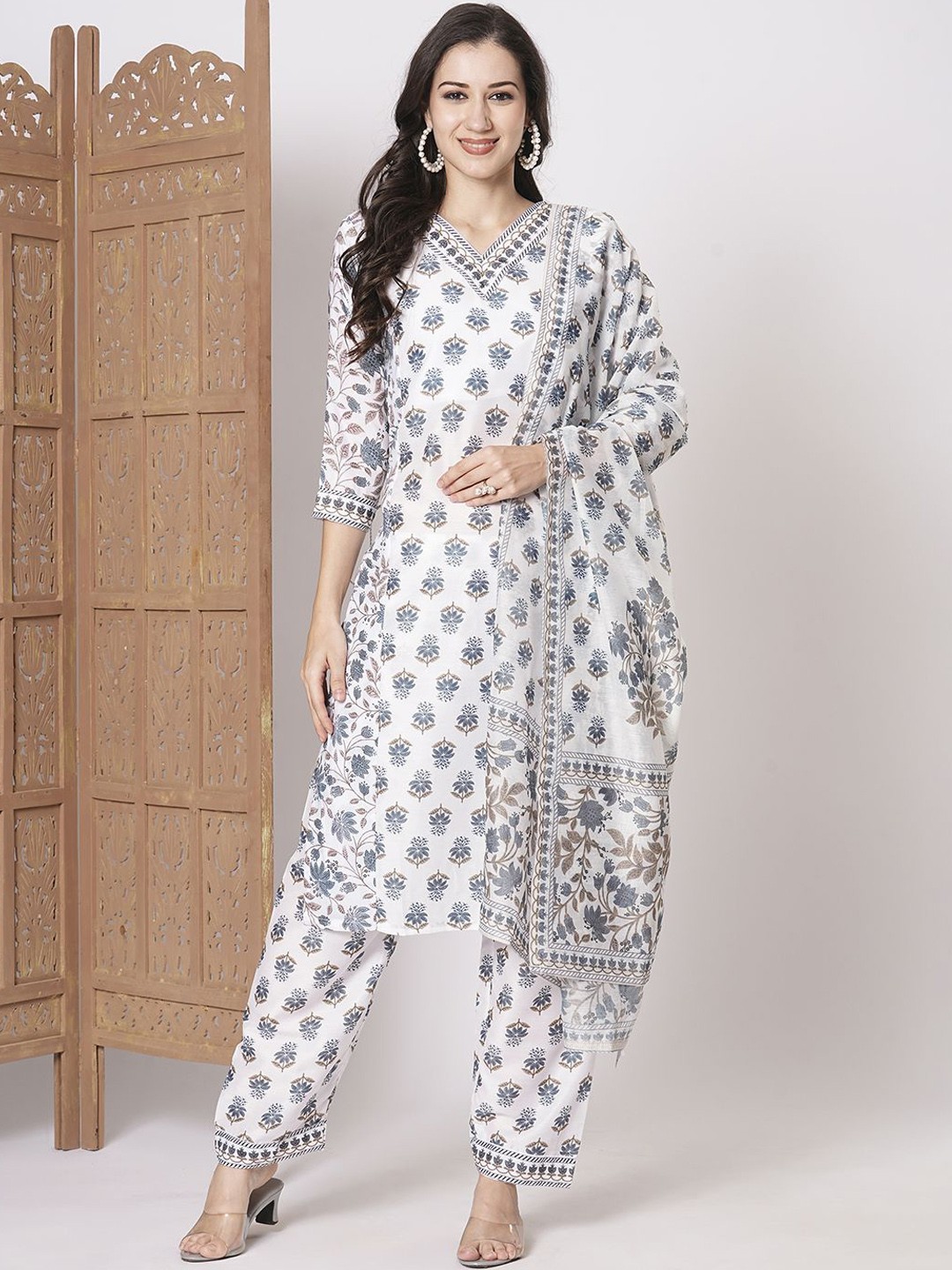 

KAYOMMI Ethnic Motifs Printed Straight Kurta with Pyjamas & With Dupatta, Grey