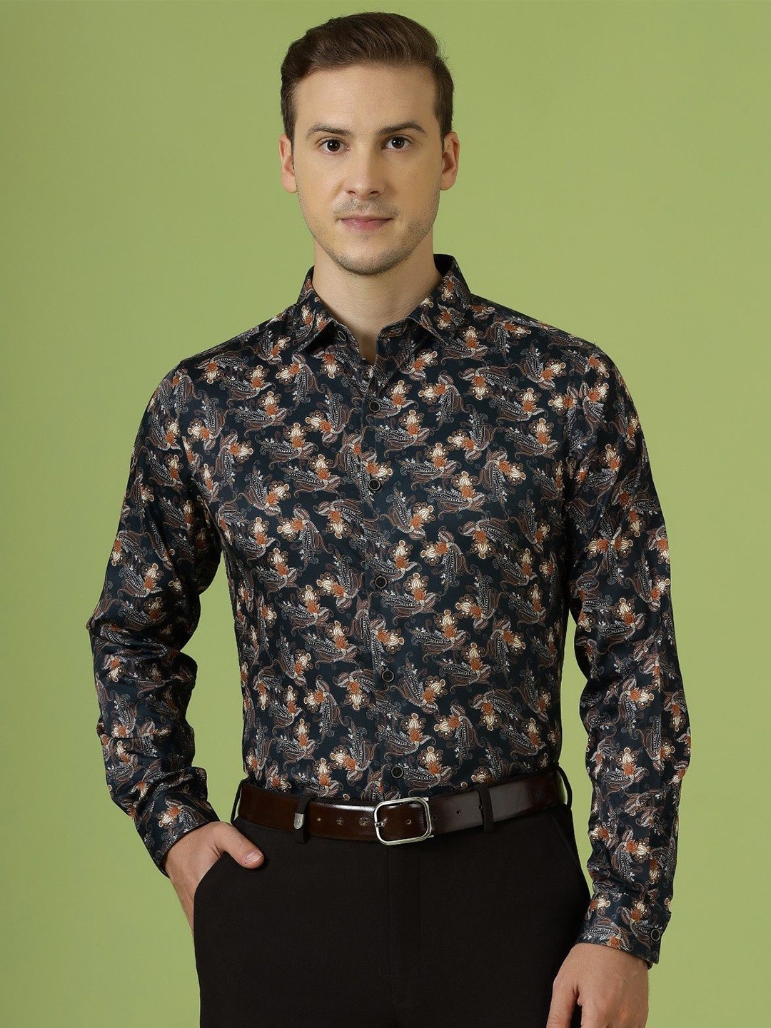 

Gavin Paris Men Relaxed Spread Collar Abstract Printed Cotton Semiformal Shirt, Black