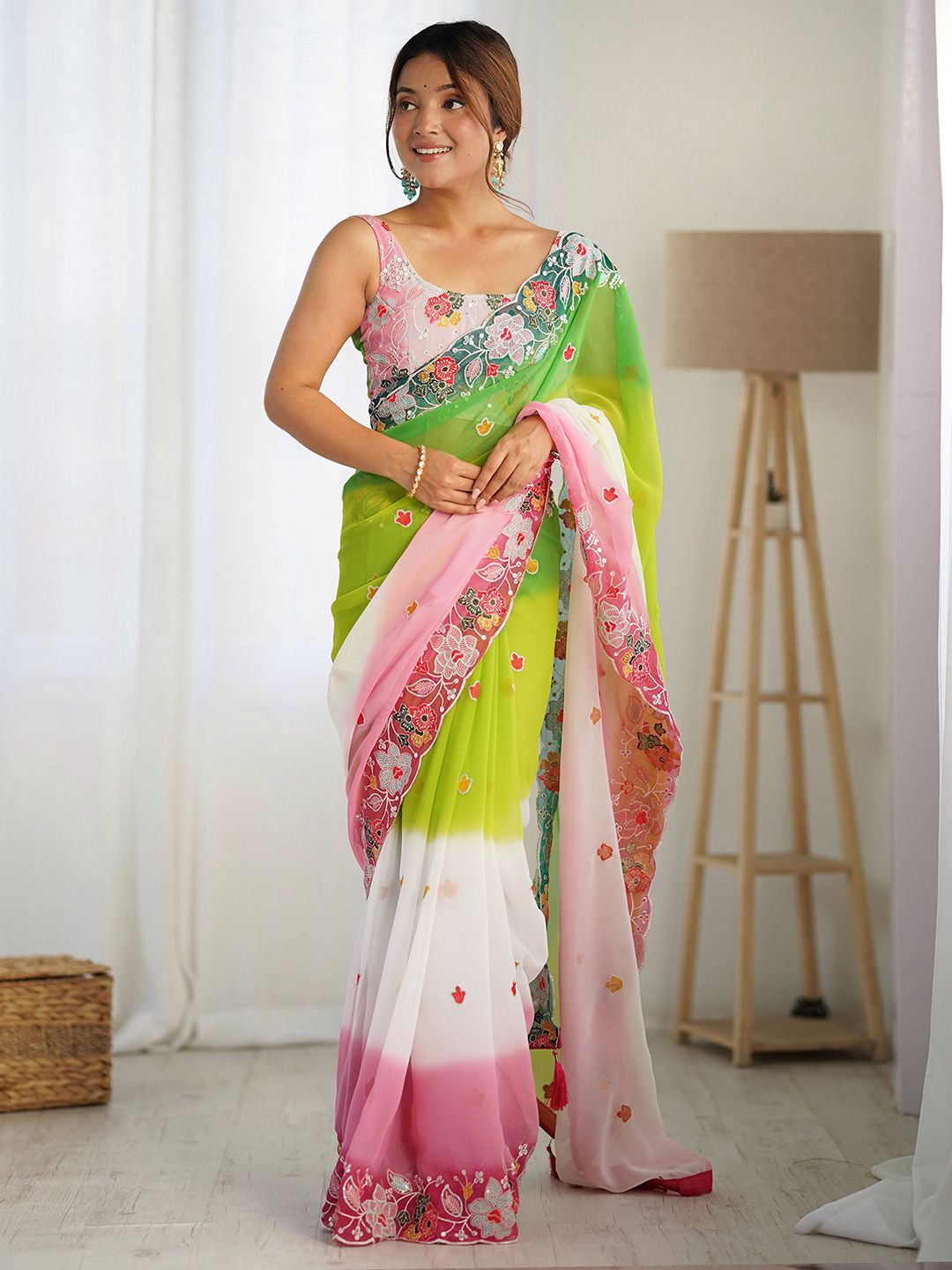 

Anouk Floral Embroidered Sequinned Saree, Green