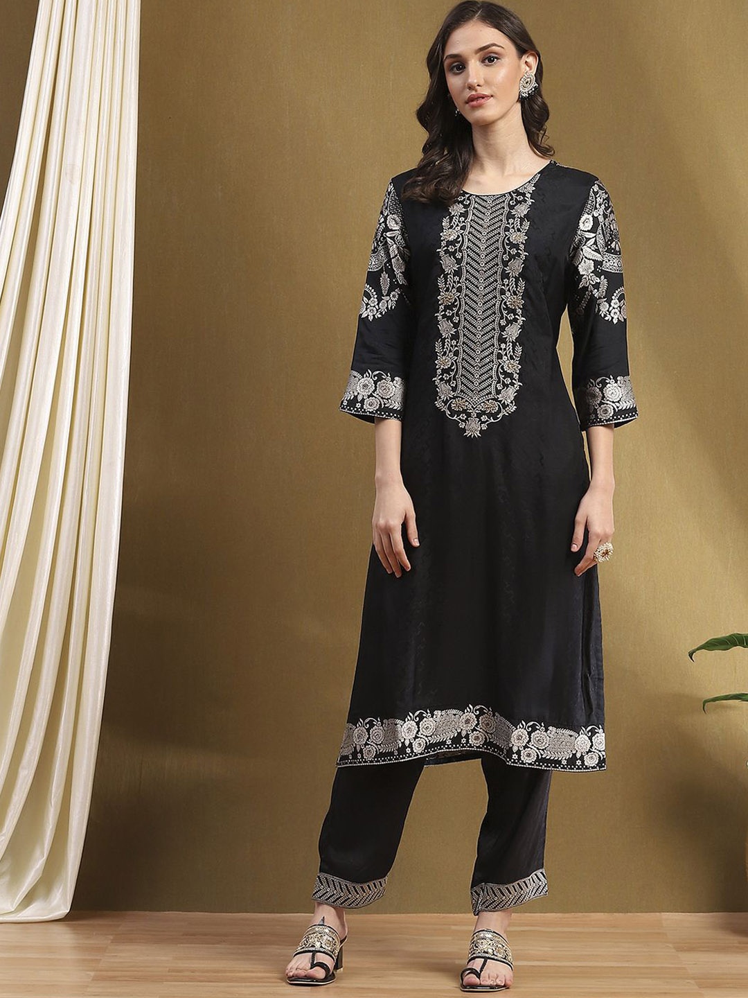 

Biba Women Embroidered Kurta With Palazzos & Dupatta, Black