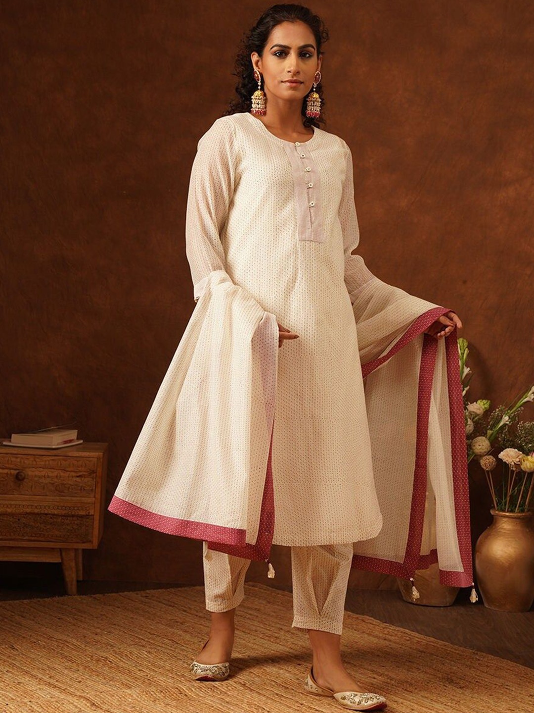 

JAYPORE Printed A-Line Kurta with Salwar & Dupatta, Off white