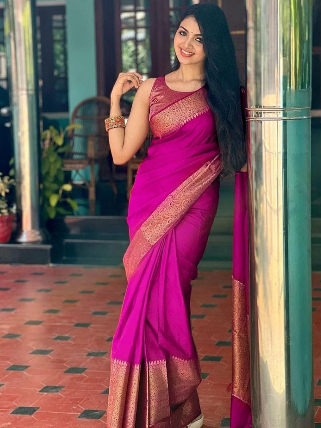 

HANDSEL Zari Pure Silk Banarasi Saree, Pink