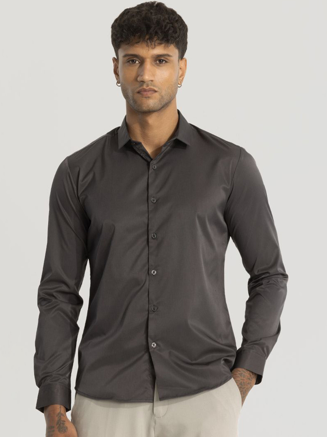 

Snitch Men Smart Spread Collar Solid Slim Fit Casual Shirt, Charcoal
