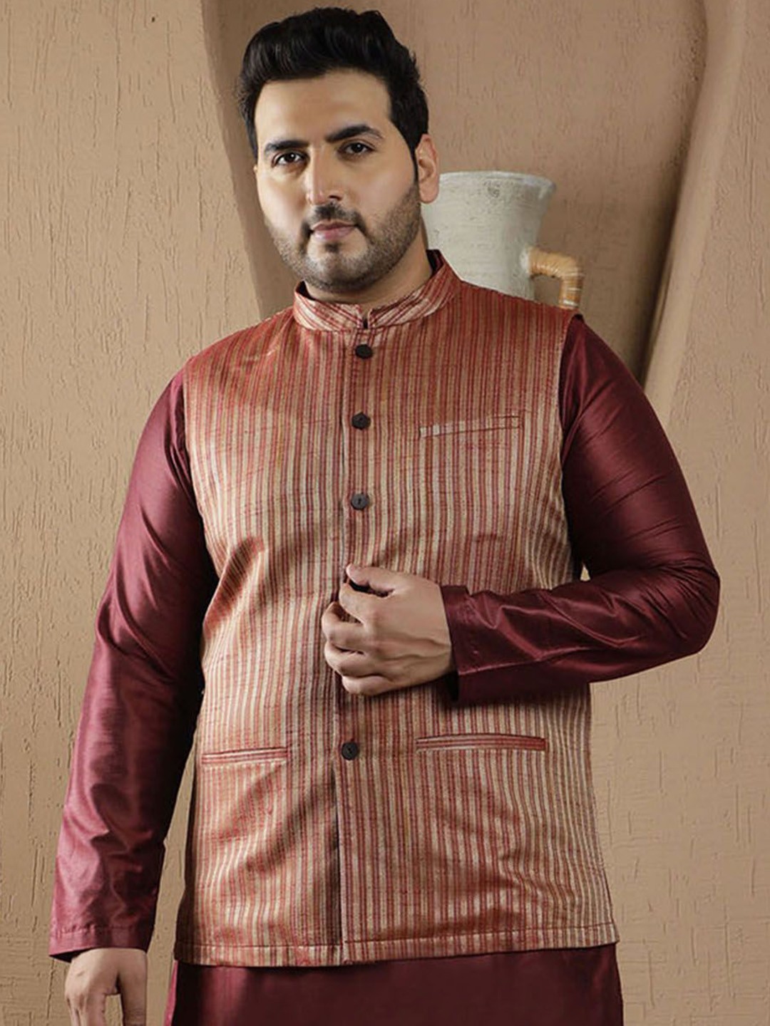 

Sztori Woven Design Nehru Jacket, Maroon