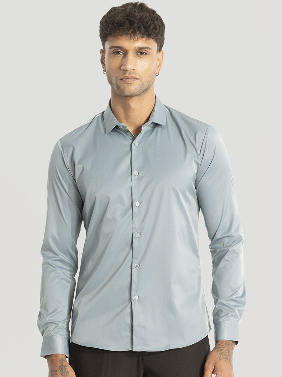 

Snitch Men Smart Spread Collar Solid Slim Fit Casual Shirt, Grey