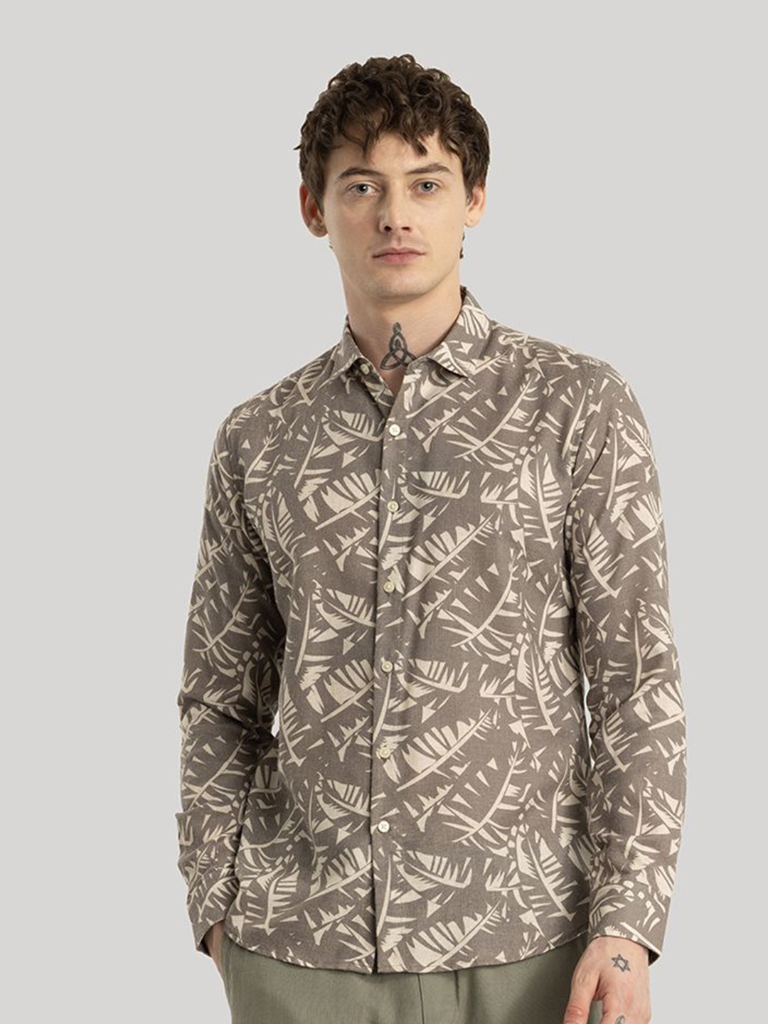 

Snitch Men Smart Slim Fit Spread Collar Floral Printed Linen Casual Shirt, Grey