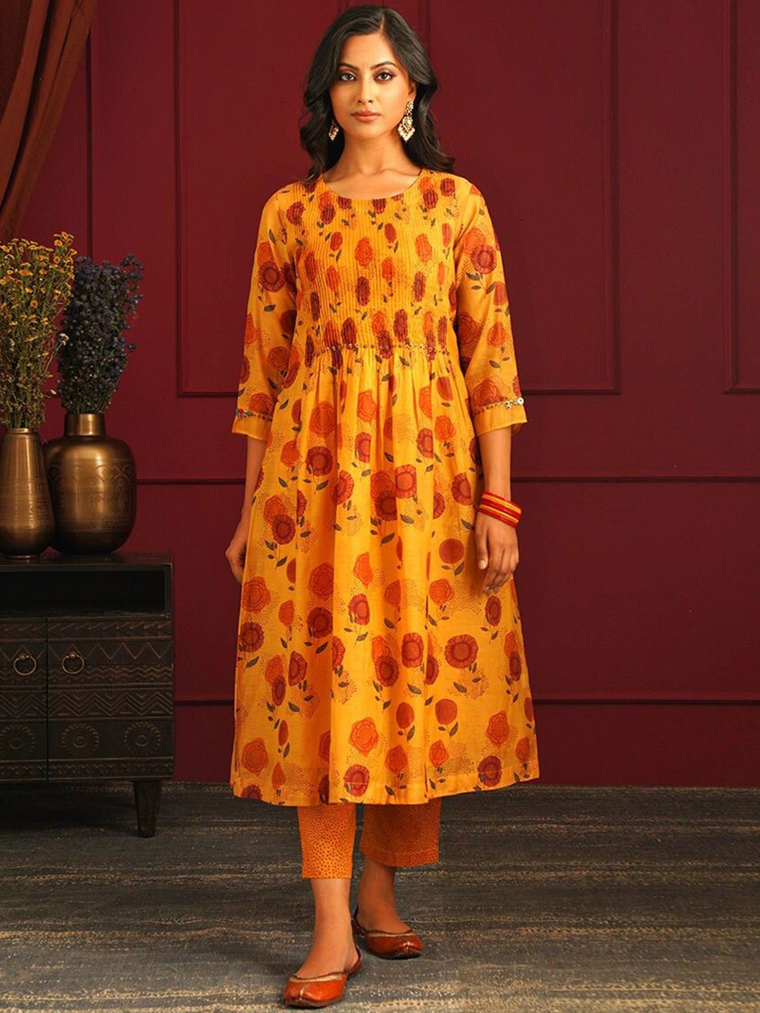 

JAYPORE Floral Printed Empire Anarkali Kurta With Trouser, Yellow