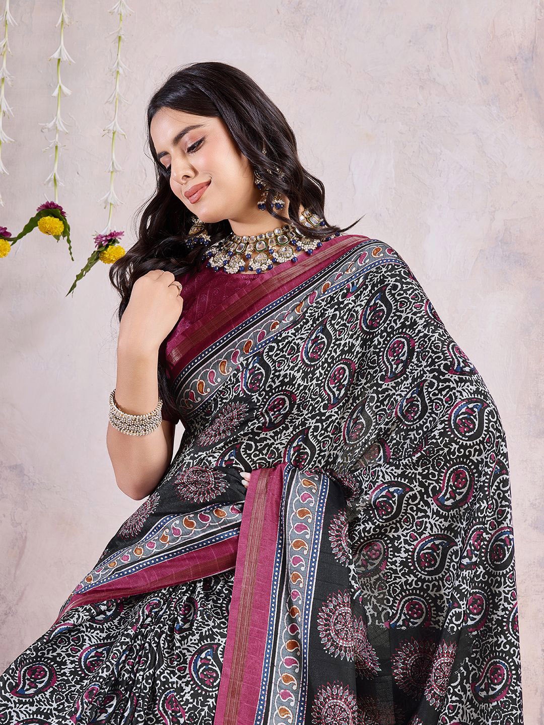 

Mitera Paisley Printed Saree With Zari Border, Black