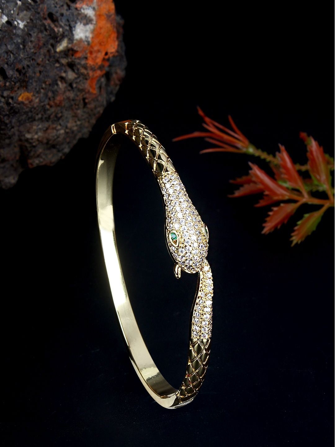 

KPOP Gold-Plated Brass Cubic Zirconia Bangle-Style Bracelet