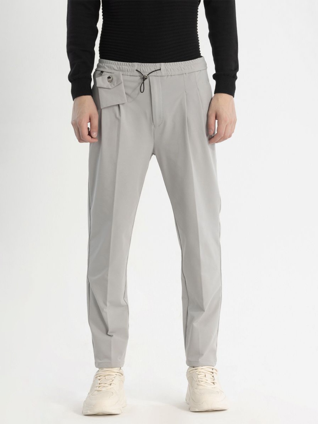 

Snitch Men Relaxed Loose Fit Pleated Trousers, Grey
