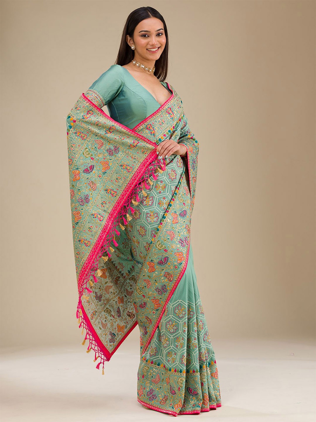 

Koskii Floral Embroidered Saree, Green