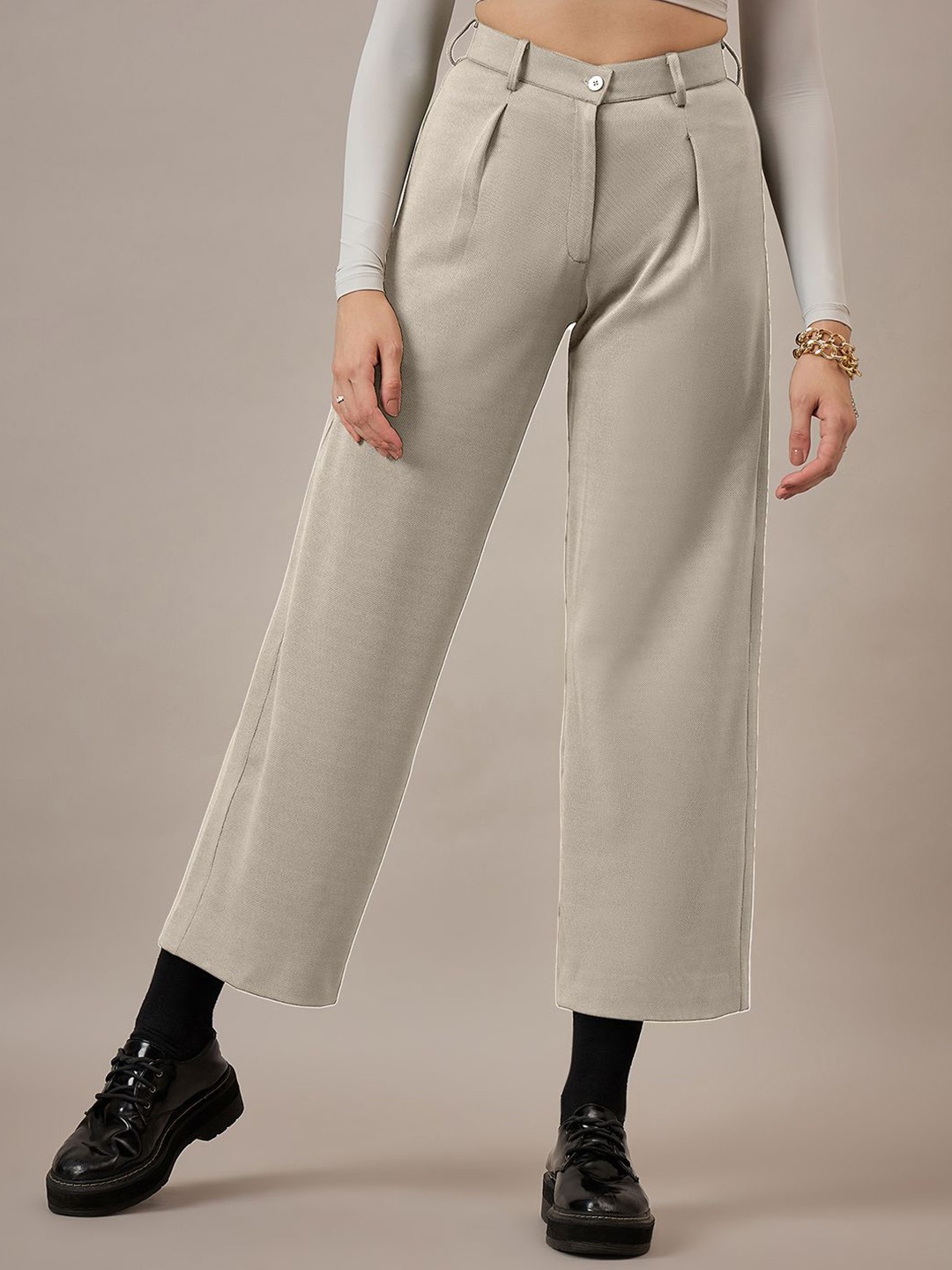 

The Roadster Lifestyle Co Women Pleated Korean Pants, Off white