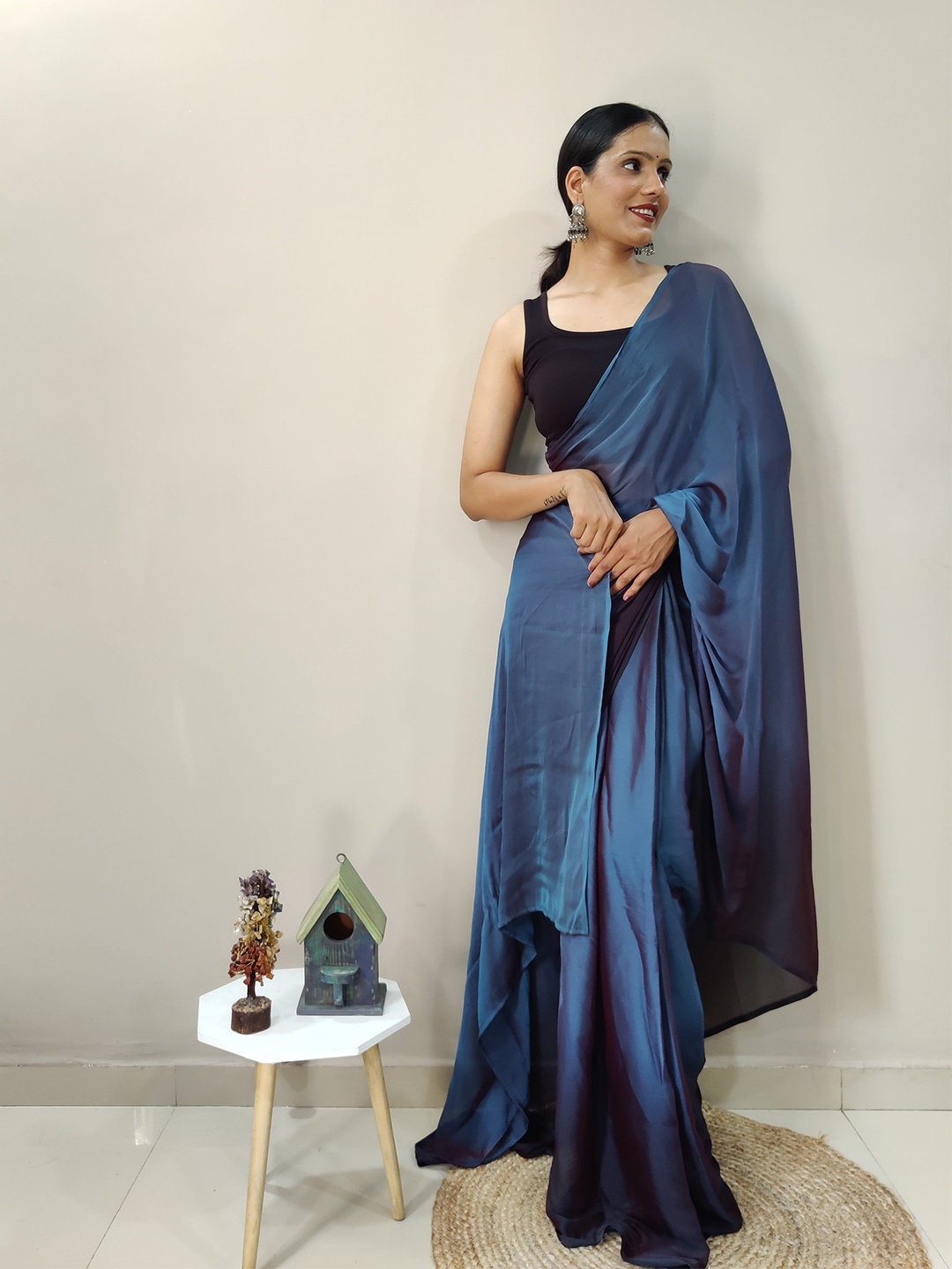

TIEXA Solid Ombre Pure Chiffon Ready to Wear Saree, Blue