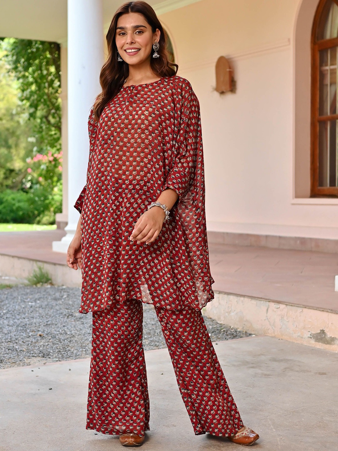 

Bunaai Meera Ethnic Motifs Printed Tunic & Trouser, Maroon