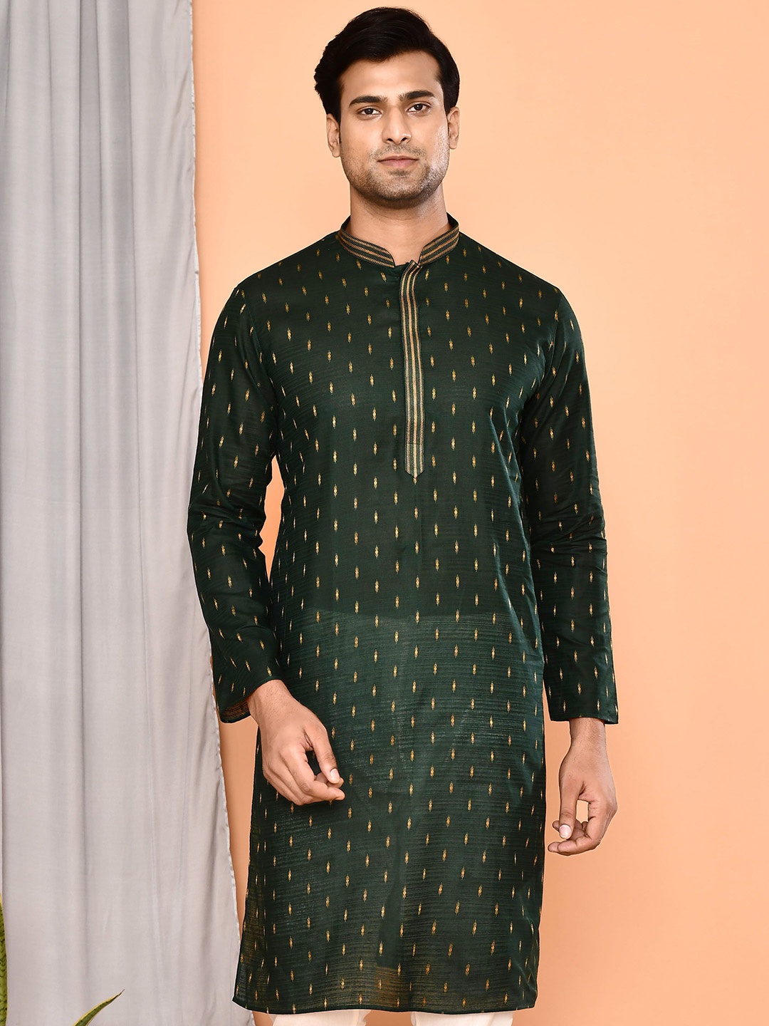 

MAAHI FABS Men Thread Work Kurta, Green