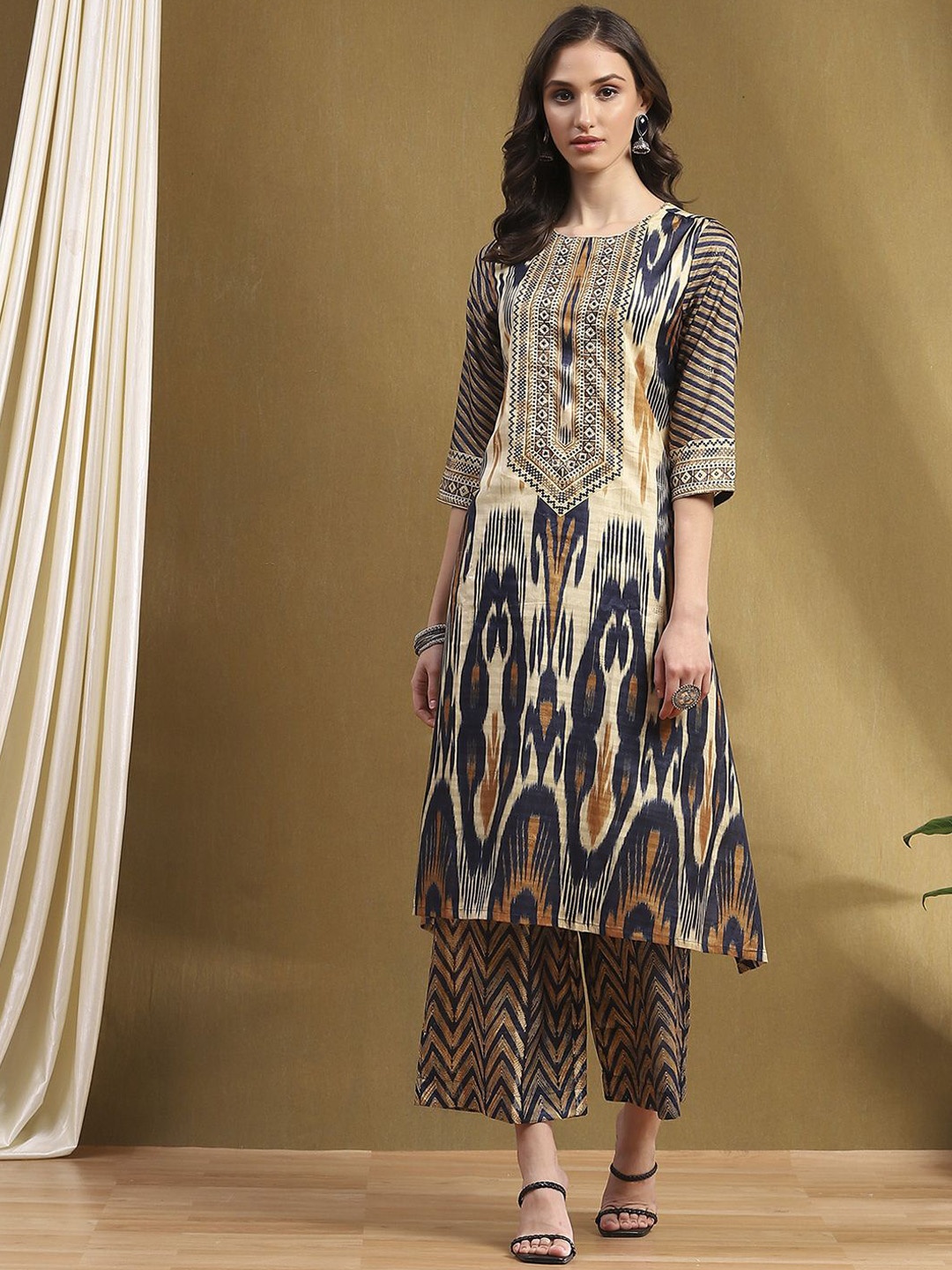 

Biba Women Printed Kurta With Palazzos, Beige