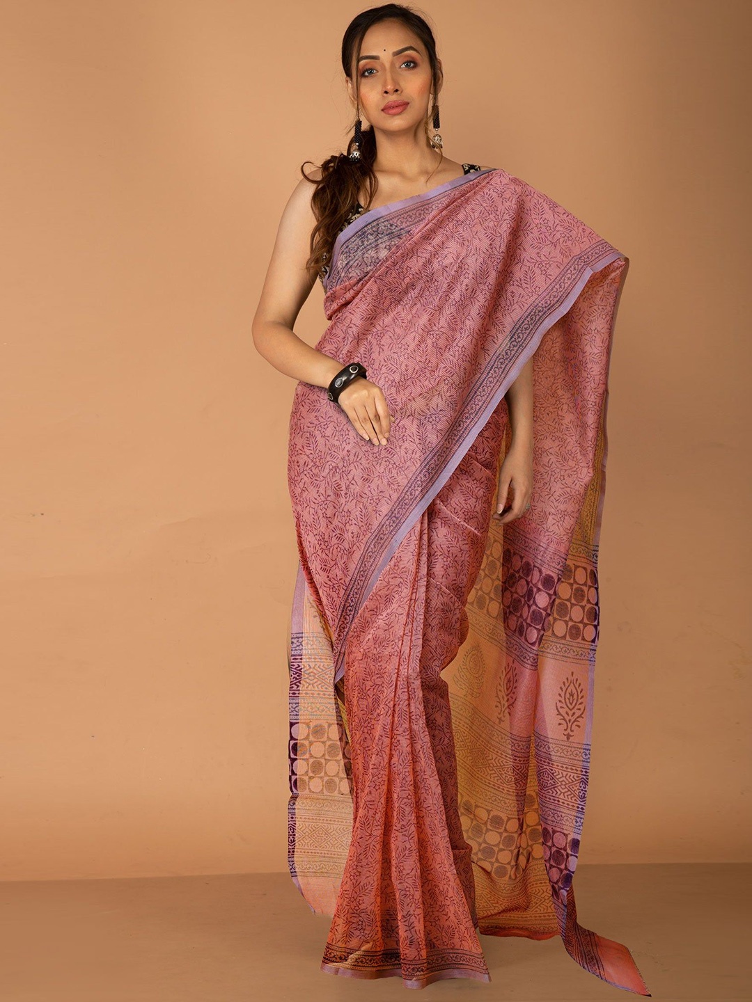 

Unnati Silks Ethnic Motifs Supernet Handloom Block Print Saree, Peach