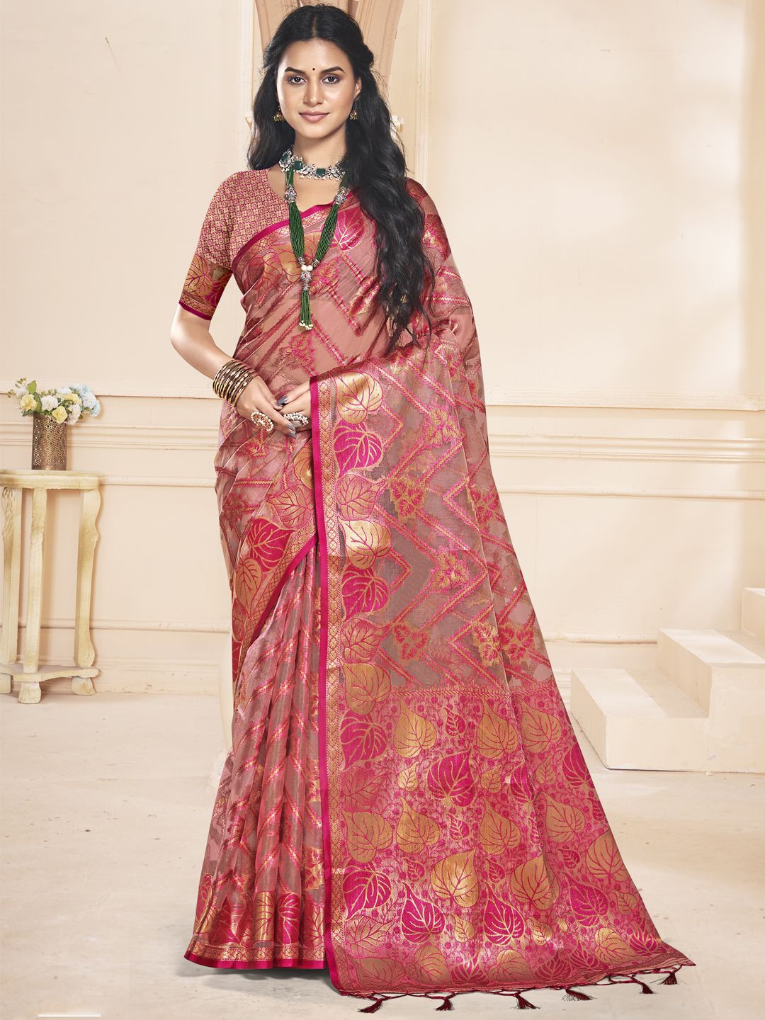 

SANGAM PRINTS Woven Design Zari Tussar Saree, Pink