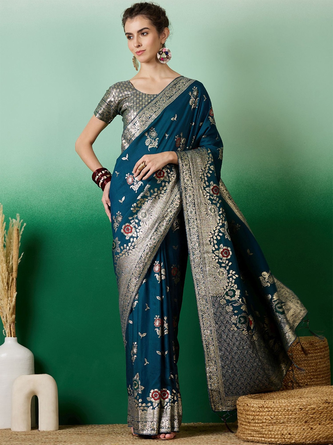 

Maroosh Floral Woven Design Zari Fusion Banarasi Saree, Teal