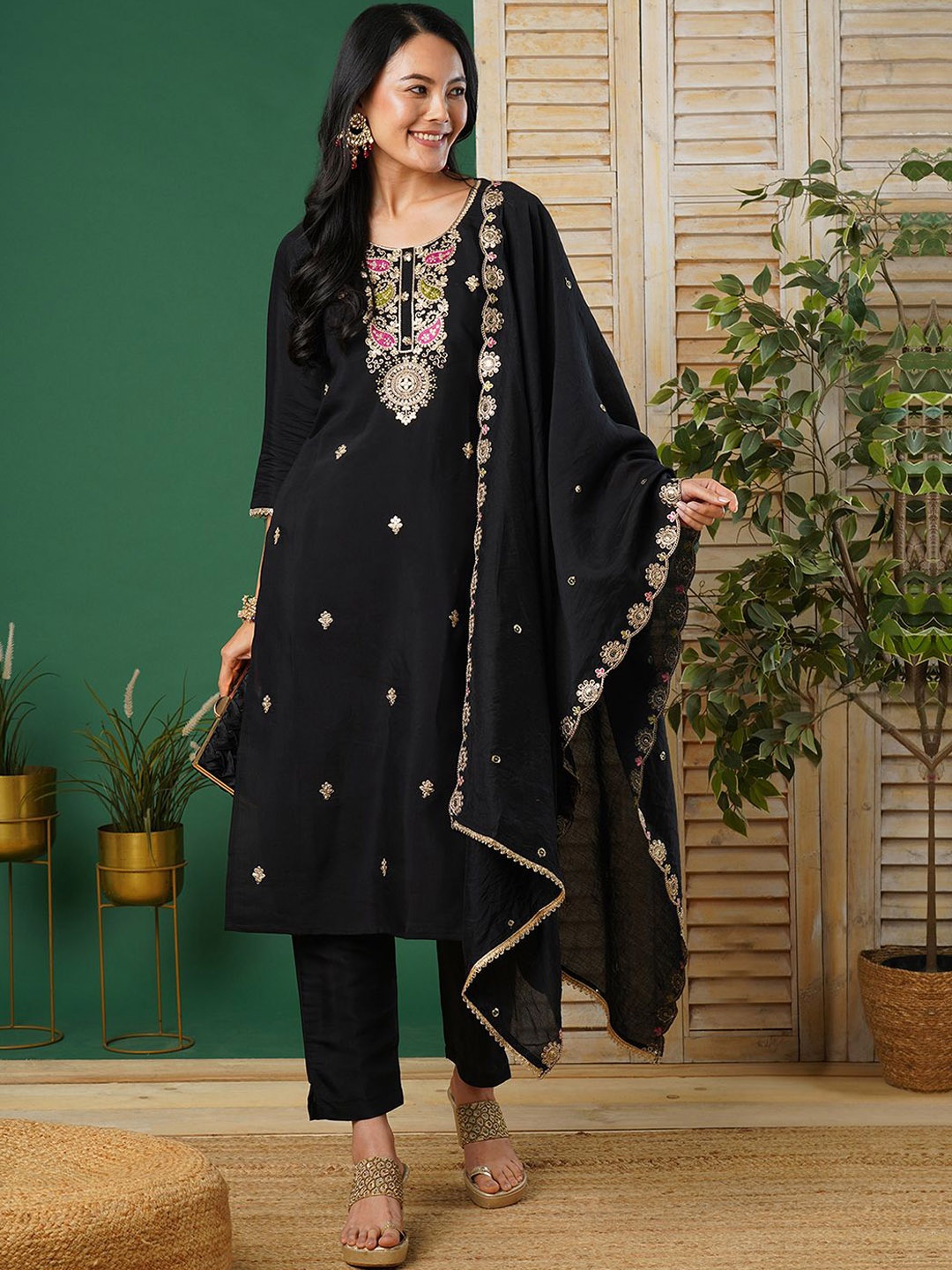 

CARTYSHOP Women Embroidered Regular Kurta with Trousers with dupatta, Black