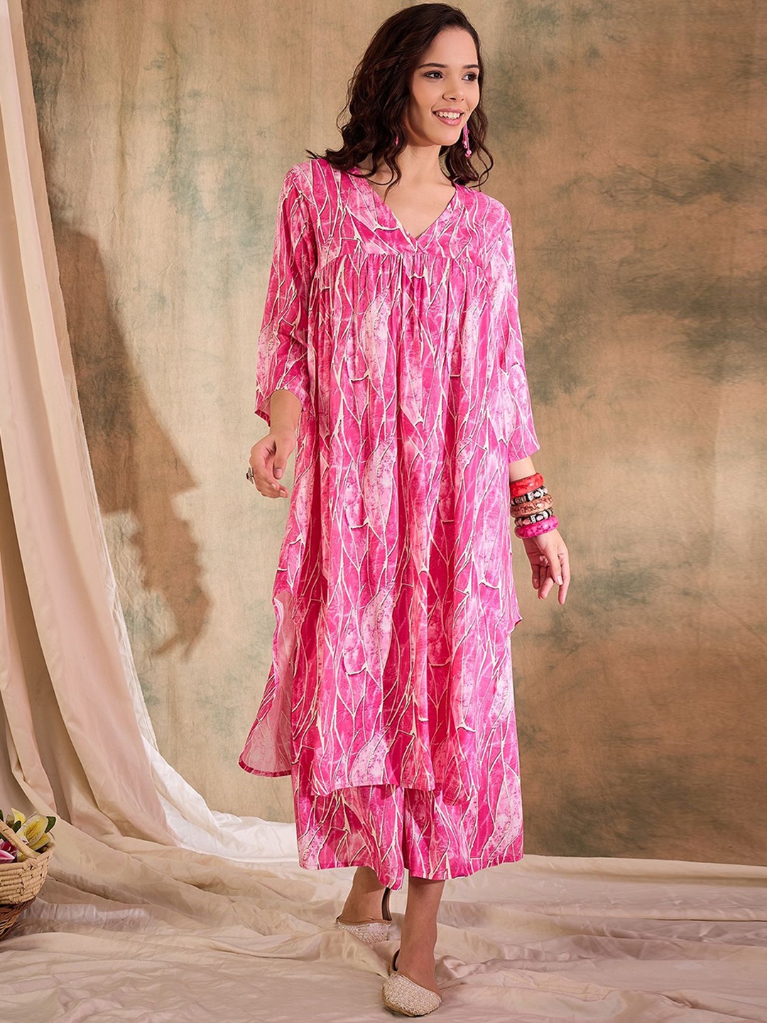 

InWeave Women Abstract Printed Kurta With Palazzo, Pink