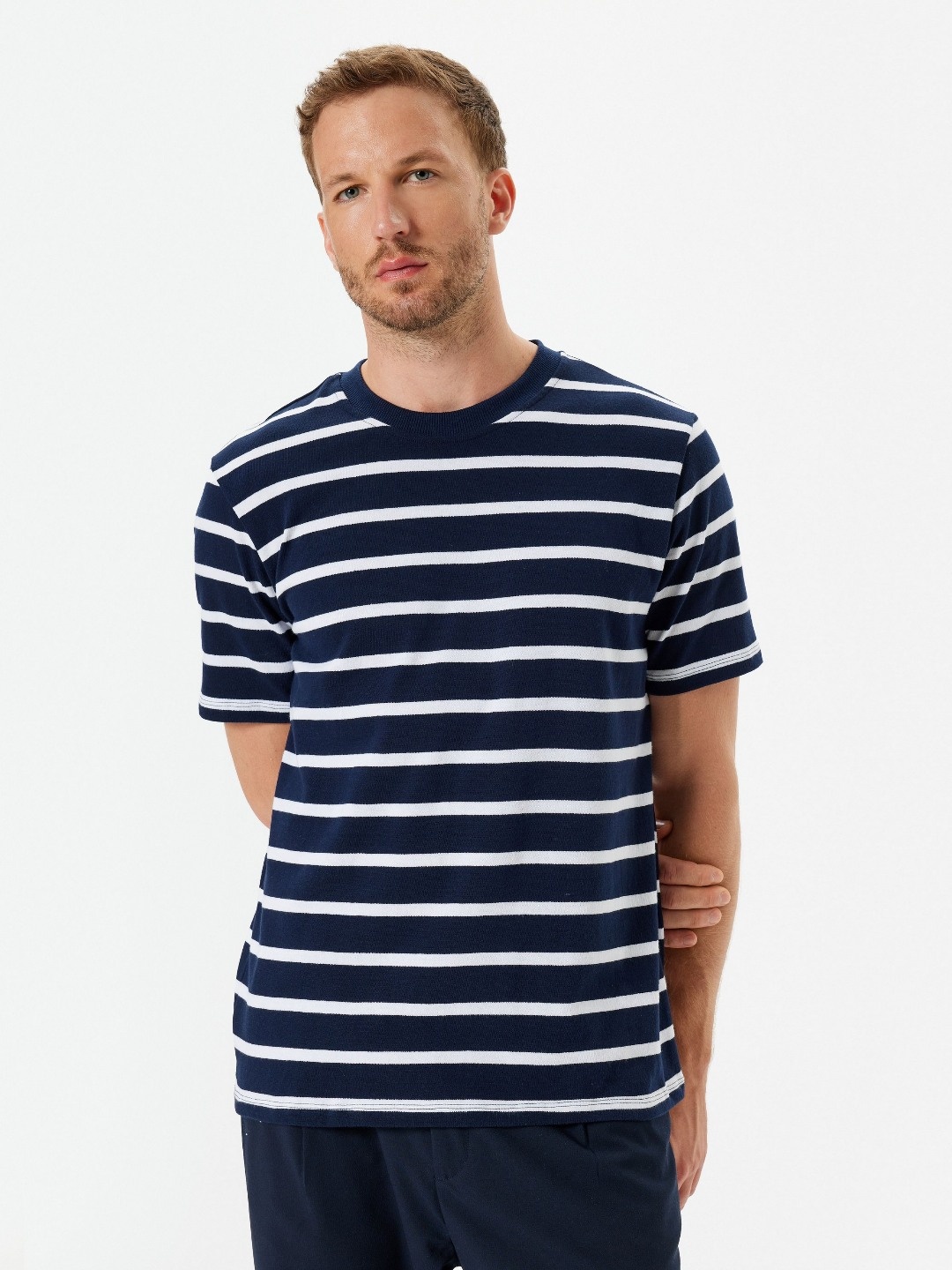 

Koton Men Striped Round Neck Cotton T-shirt, Navy blue